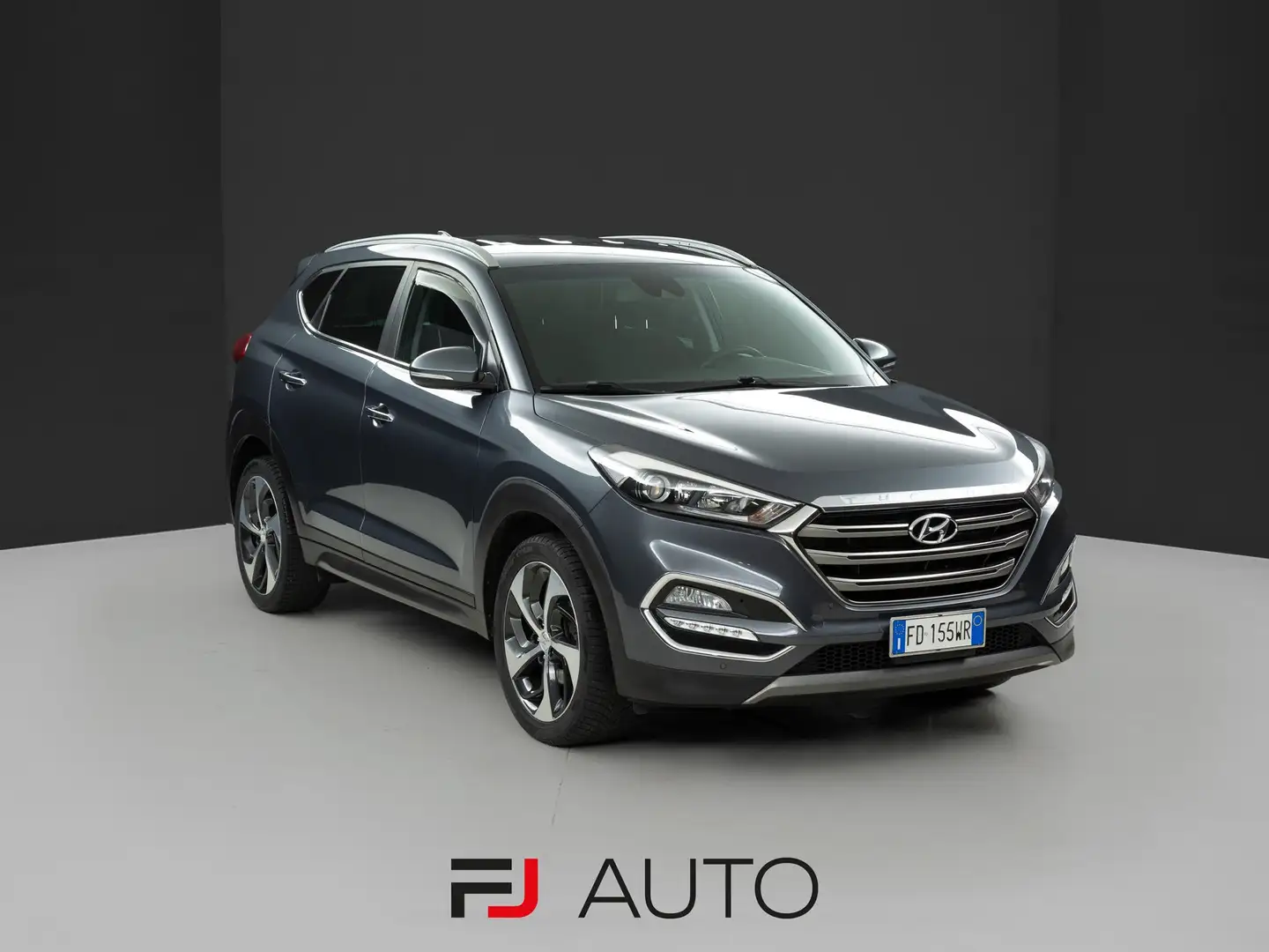 Hyundai TUCSON 1.7 CRDi Xpossible 2WD 141cv DCT Grau - 1