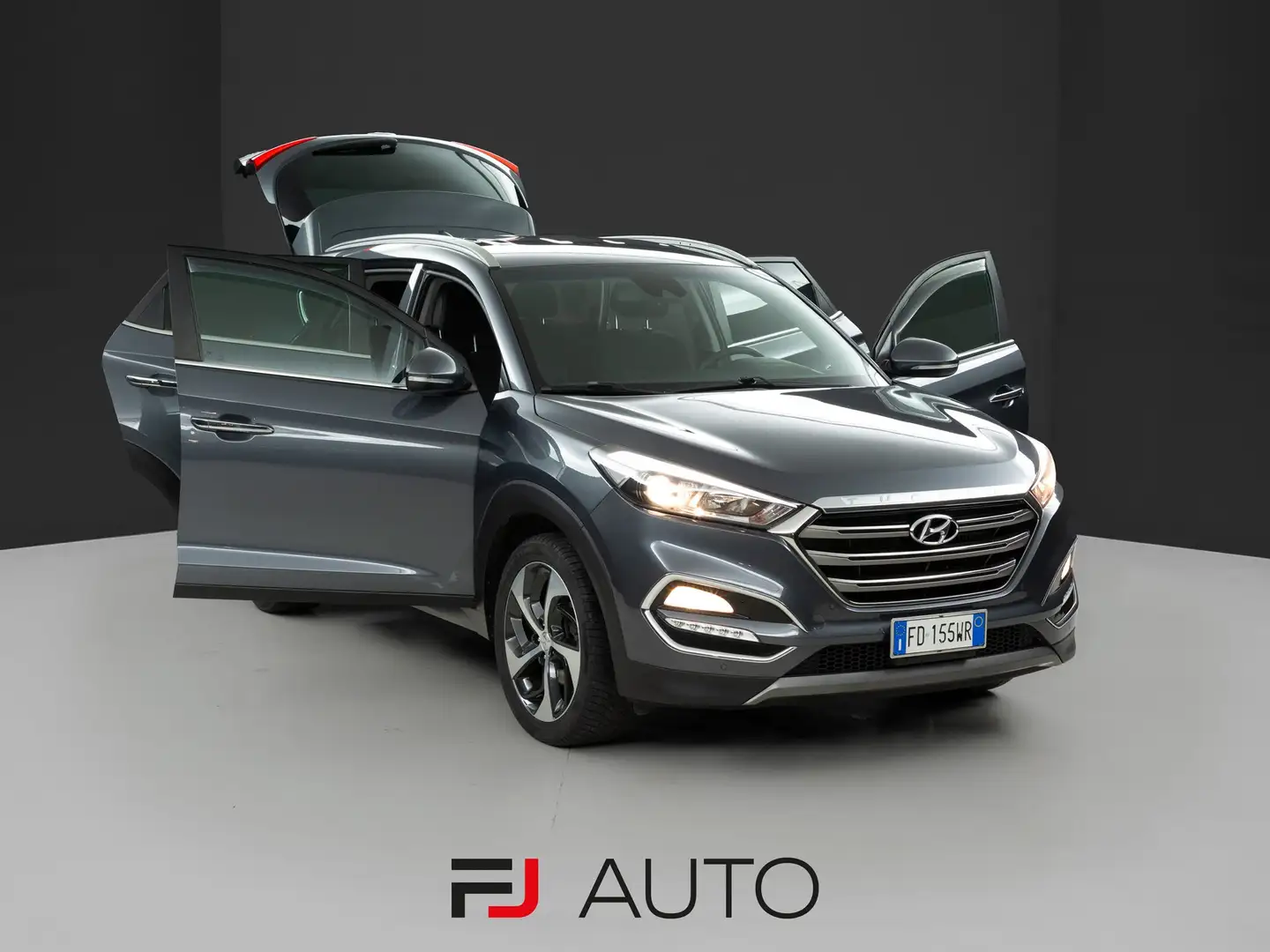 Hyundai TUCSON 1.7 CRDi Xpossible 2WD 141cv DCT Grau - 2
