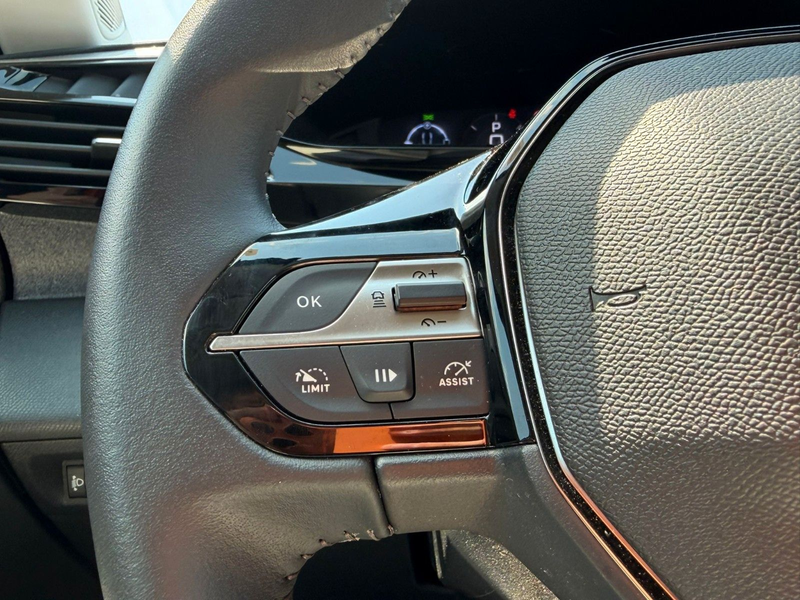 Peugeot 408 Allure Hybrid 145PS e-DSC6 *360° KAMERA* — photo 14