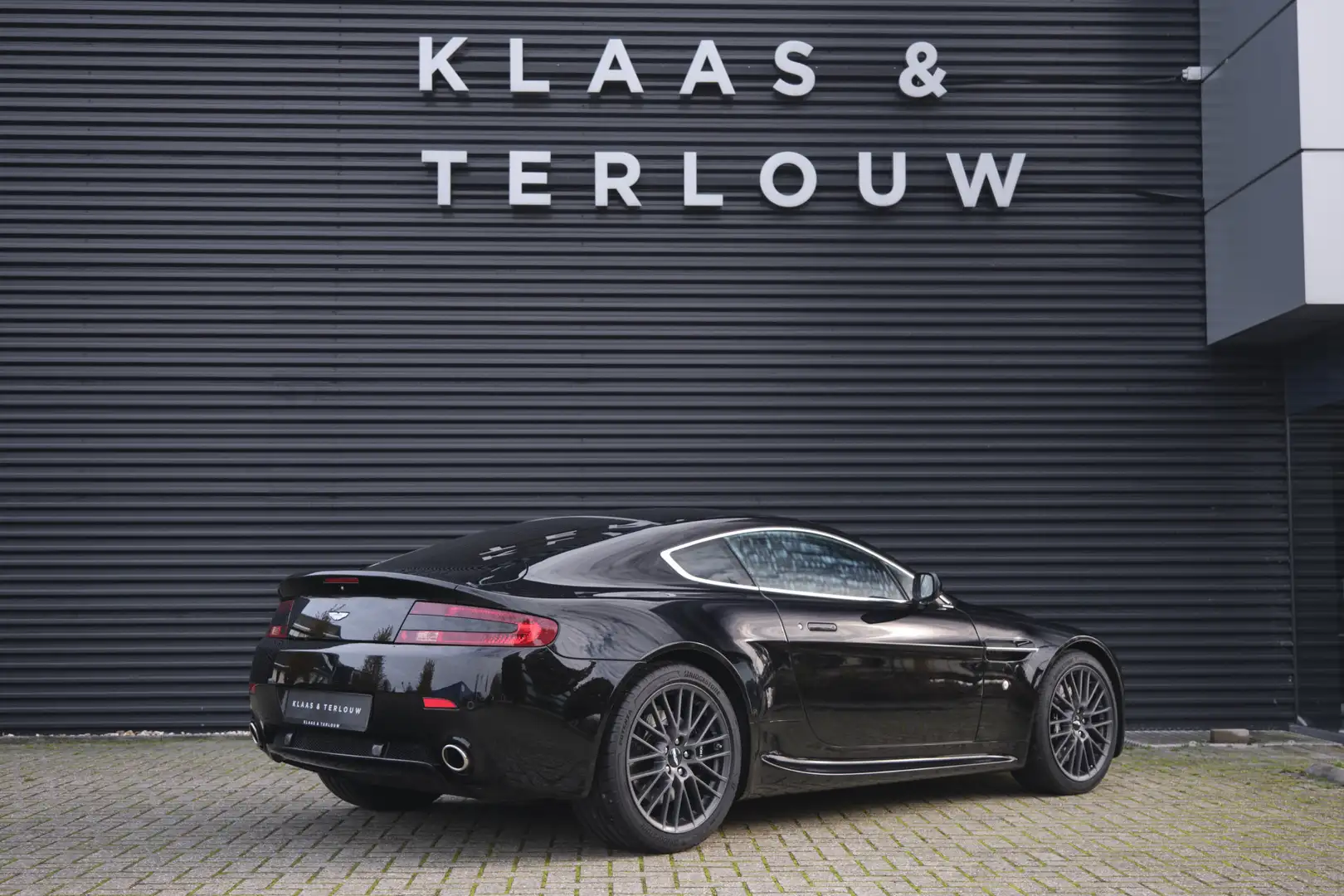 Aston Martin Vantage V8 4.3 V8 Sportshift Černá - 2