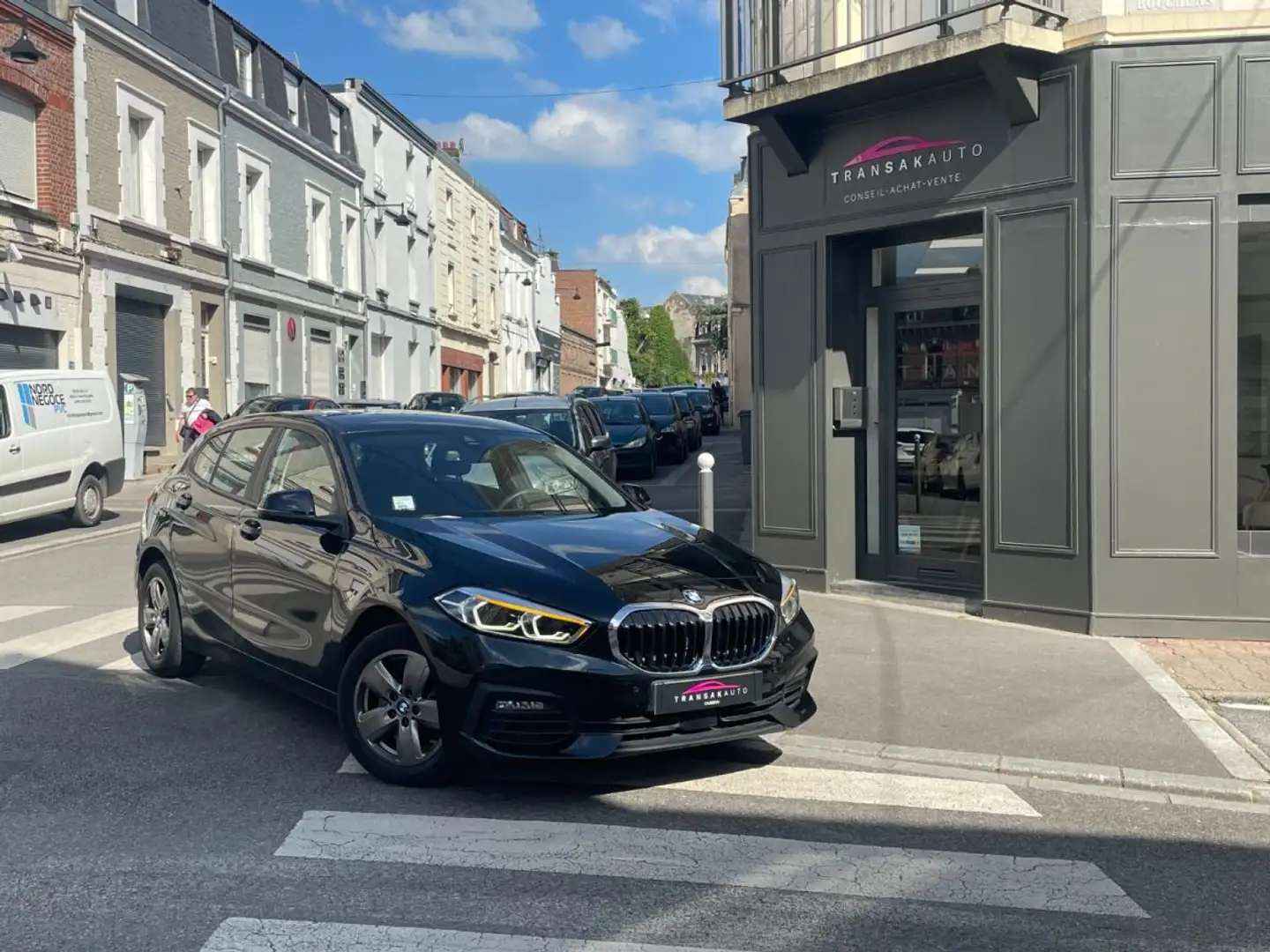 BMW 116 SERIE F40 116d 116 ch DKG7 Business Design / GRAND Noir - 1