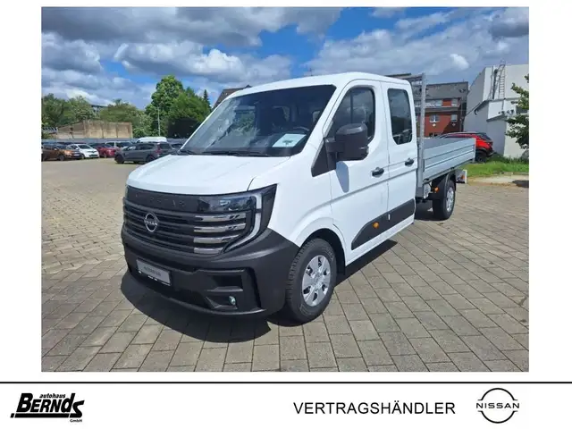 Nissan null