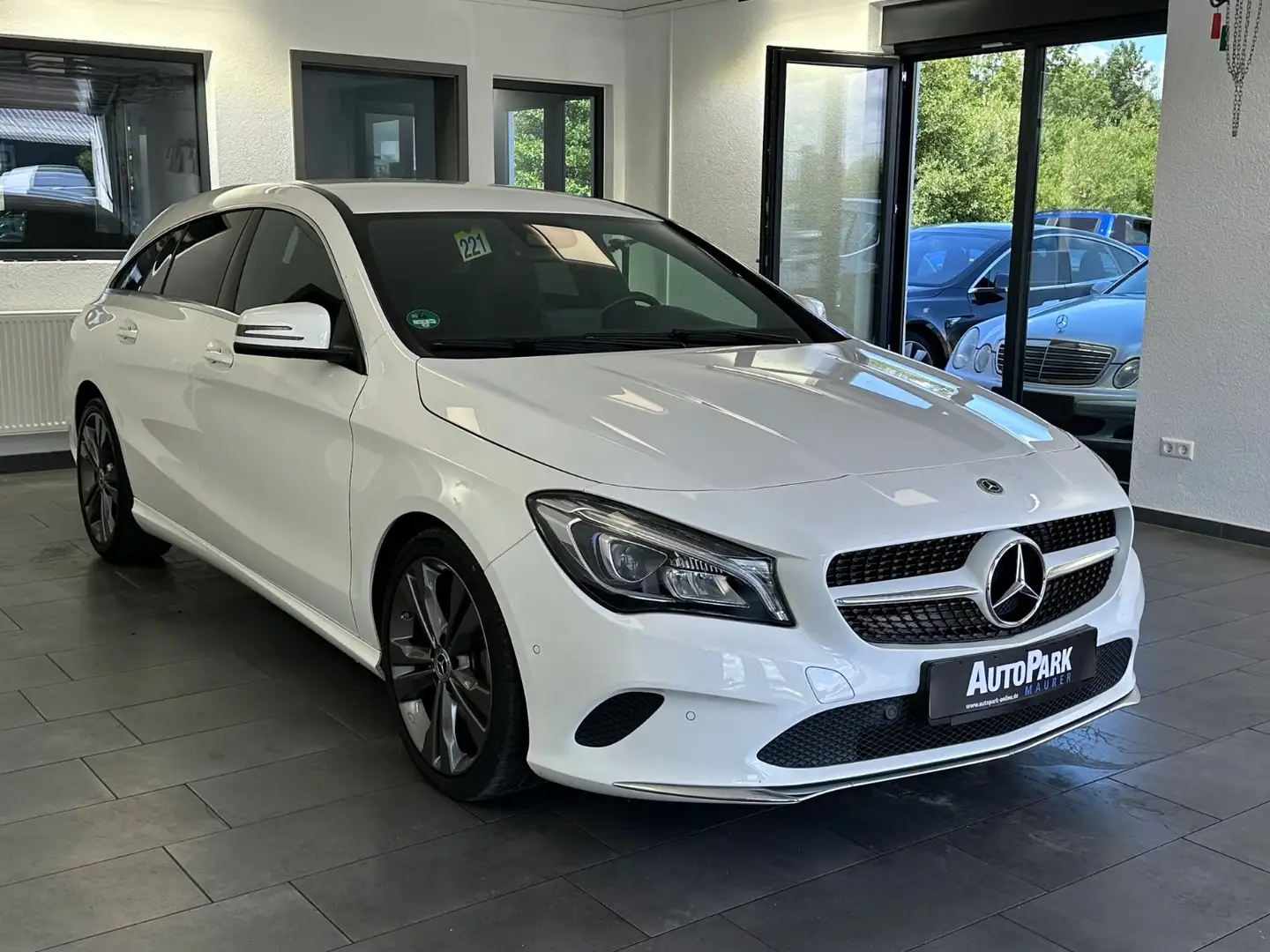 Mercedes-Benz CLA 220 CLA 220 4Matic Shooting Brake*Urban*Kamera*LED* Blanco - 2