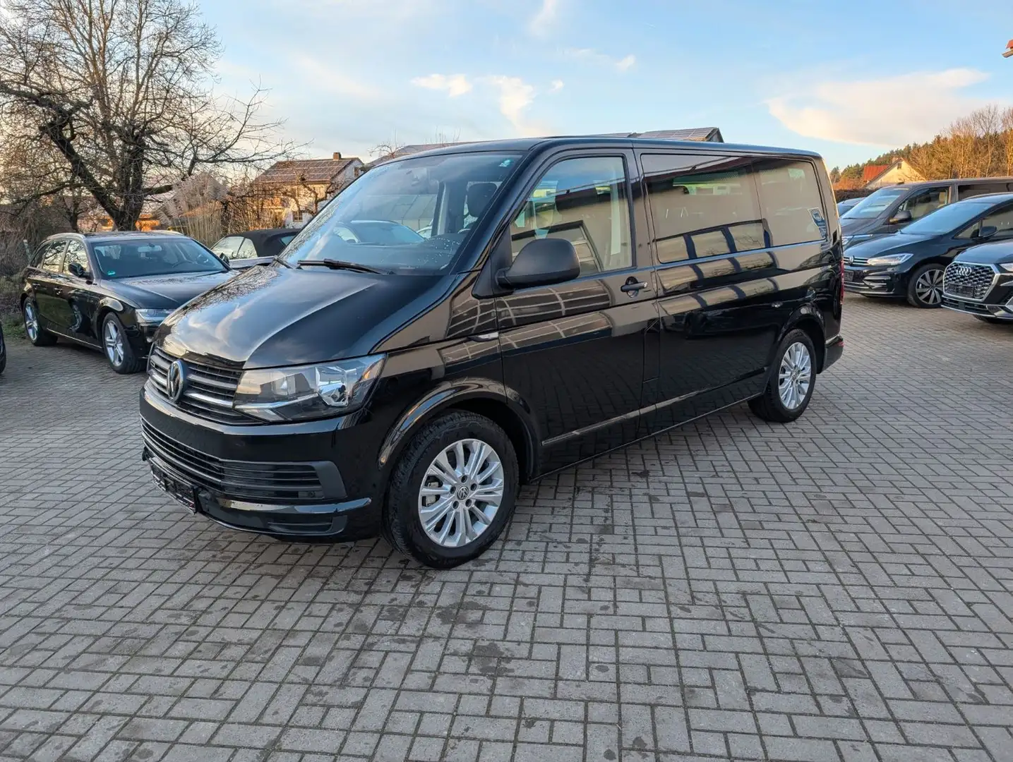 Volkswagen T6 Multivan Trendline,4Motion,AHK,SH,7 Sitzer Noir - 2