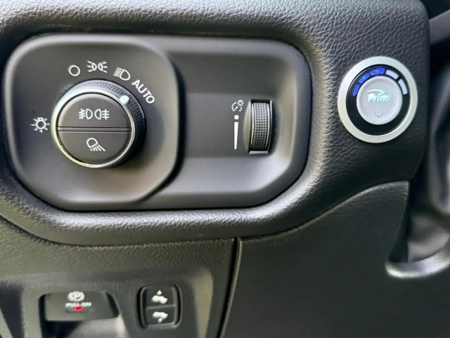 RAM 1500 BIGHORN Weiß - 2