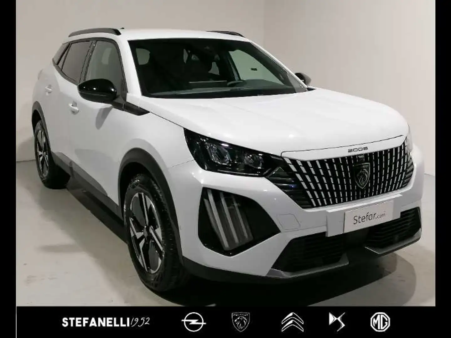 Peugeot 2008 1.2 PureTech Allure Bílá - 1