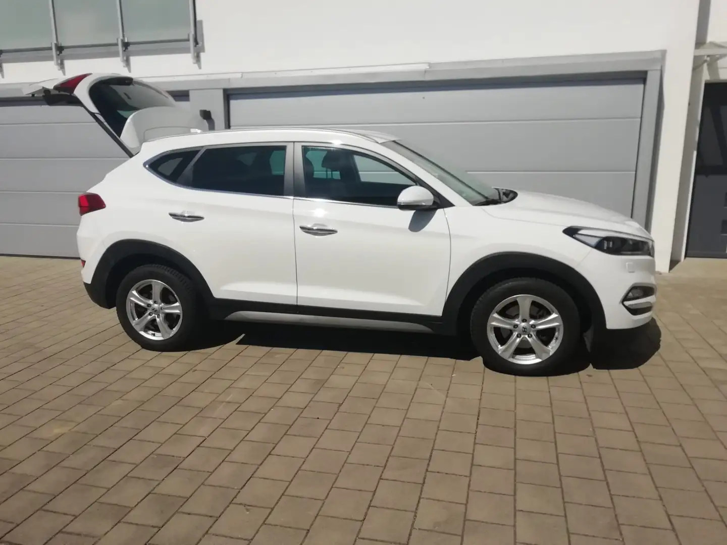 Hyundai TUCSON Premium 4WD Weiß - 2