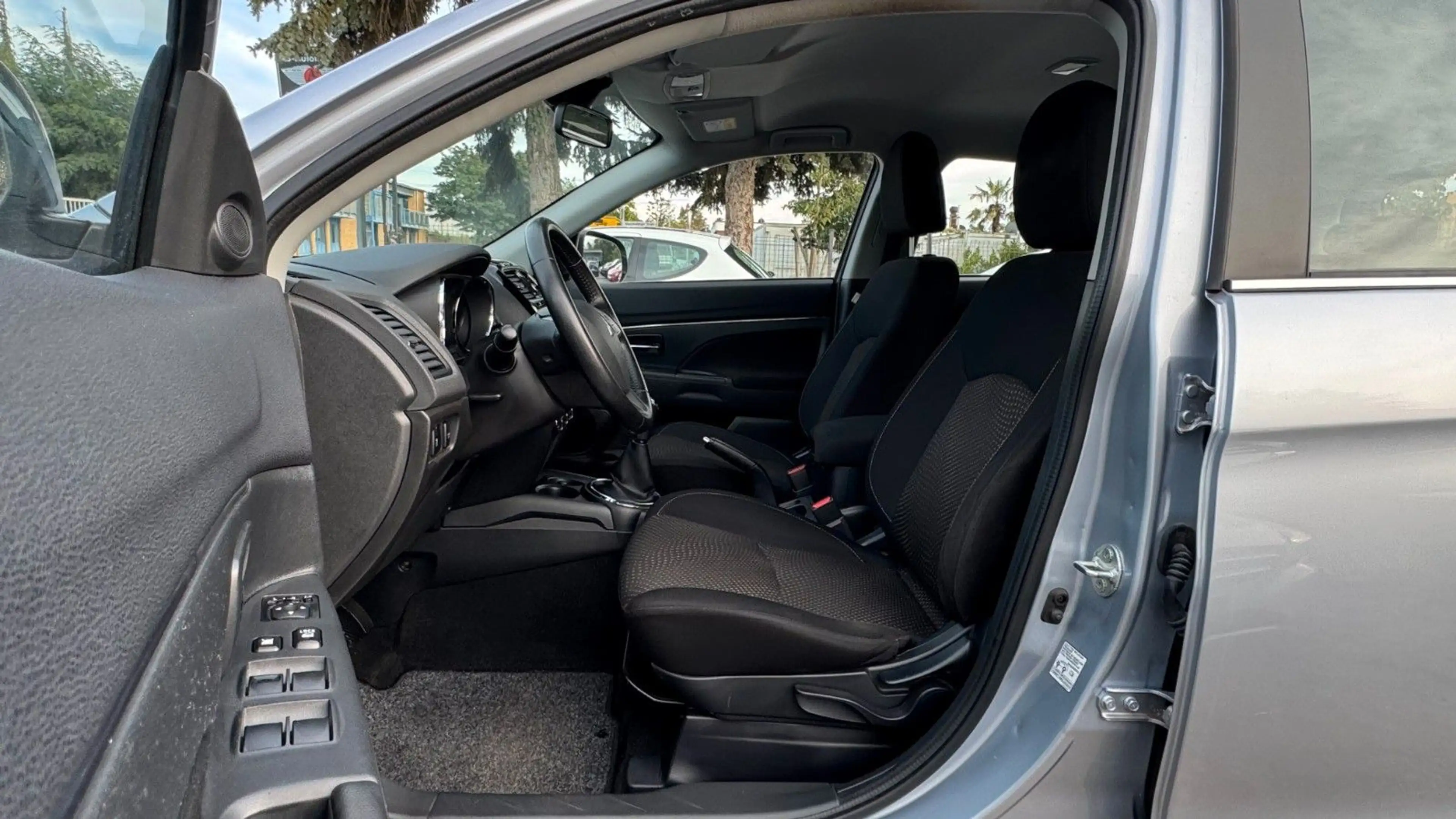 Mitsubishi ASX 1.6 Kollektion 2WD,Klima,Navi,PDC,1 Hand — photo 6