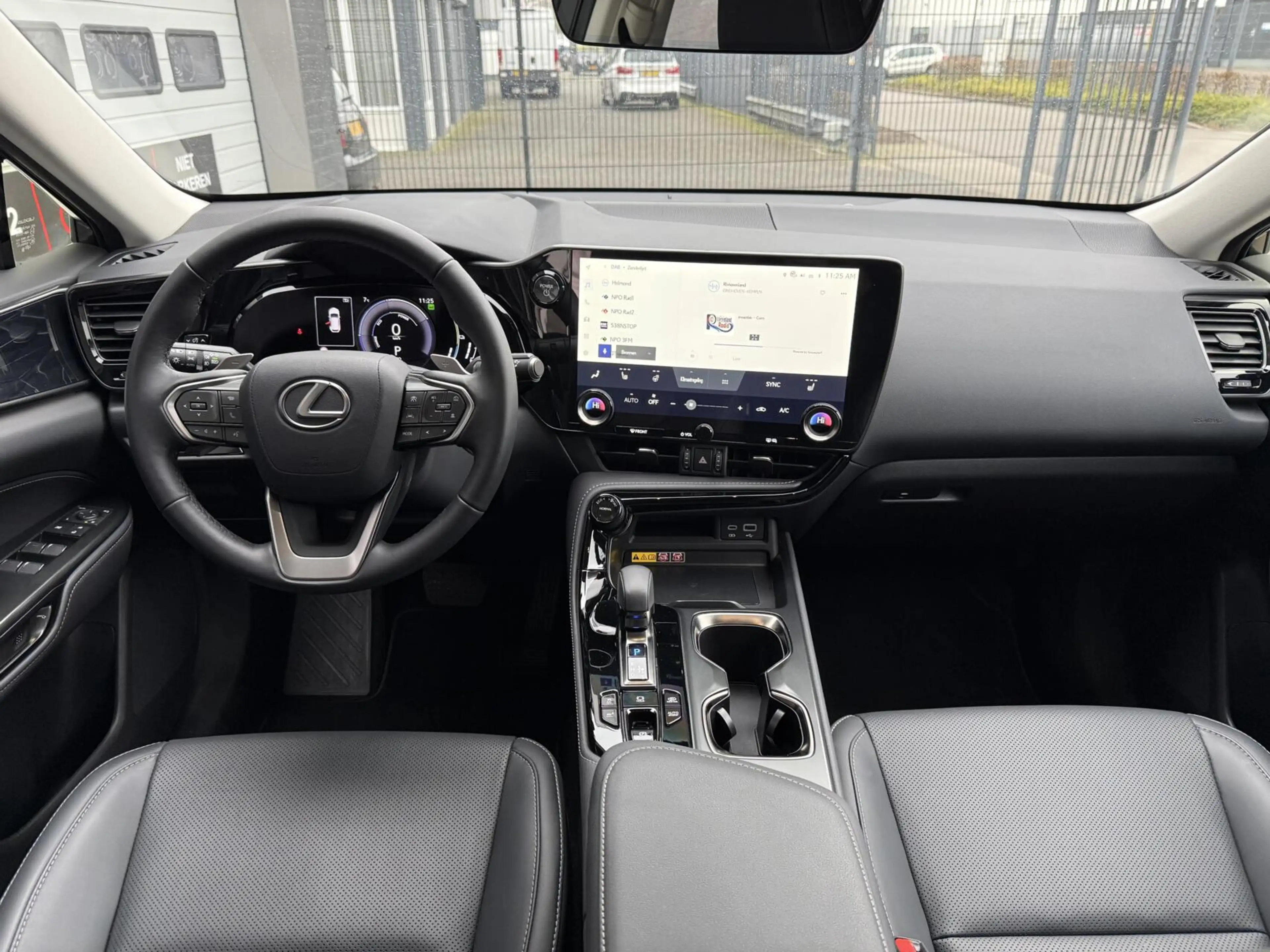 Lexus NX 450h+ AWD Luxury Line TREKHAAK — photo 2