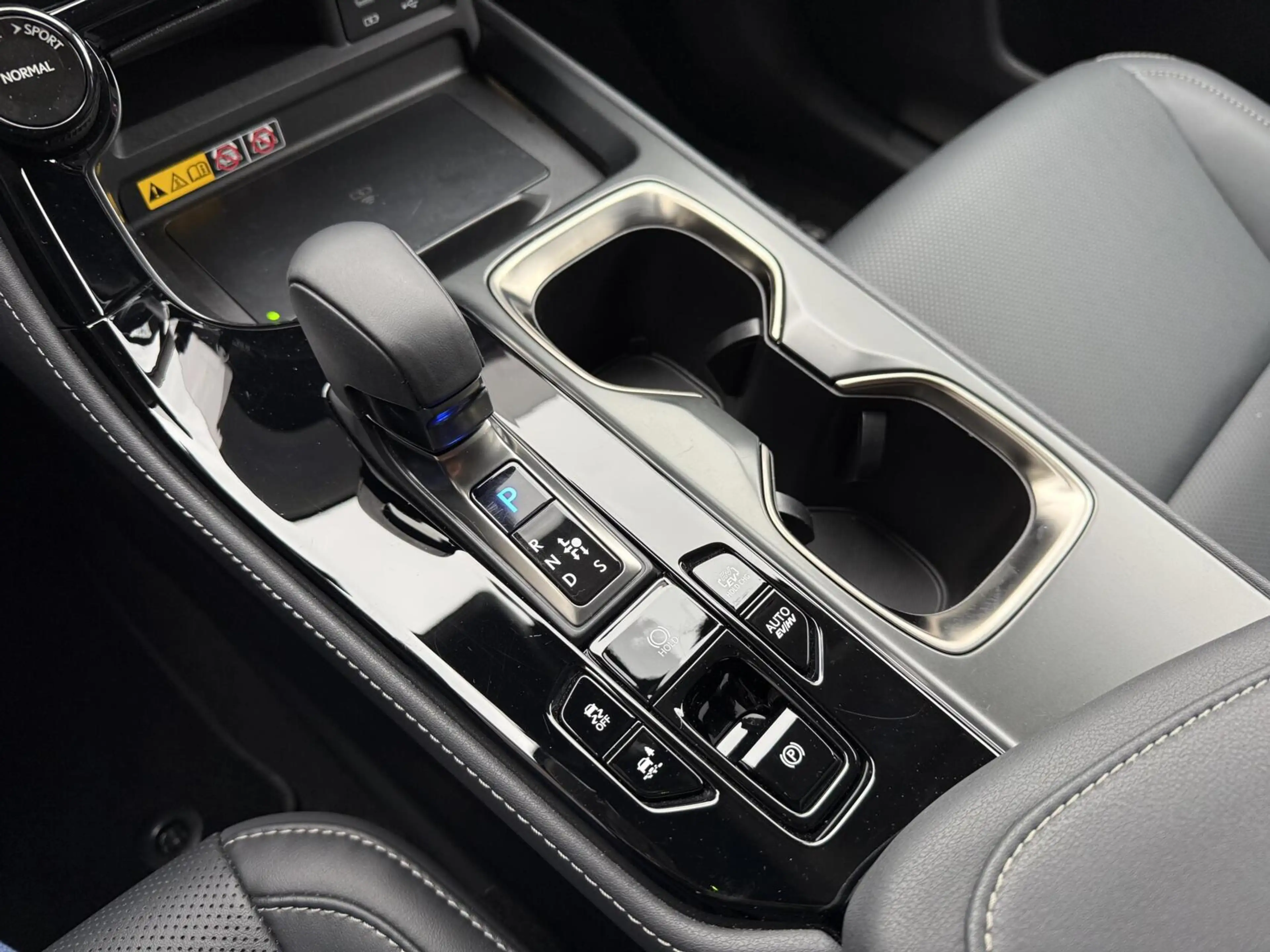 Lexus NX 450h+ AWD Luxury Line TREKHAAK — photo 22