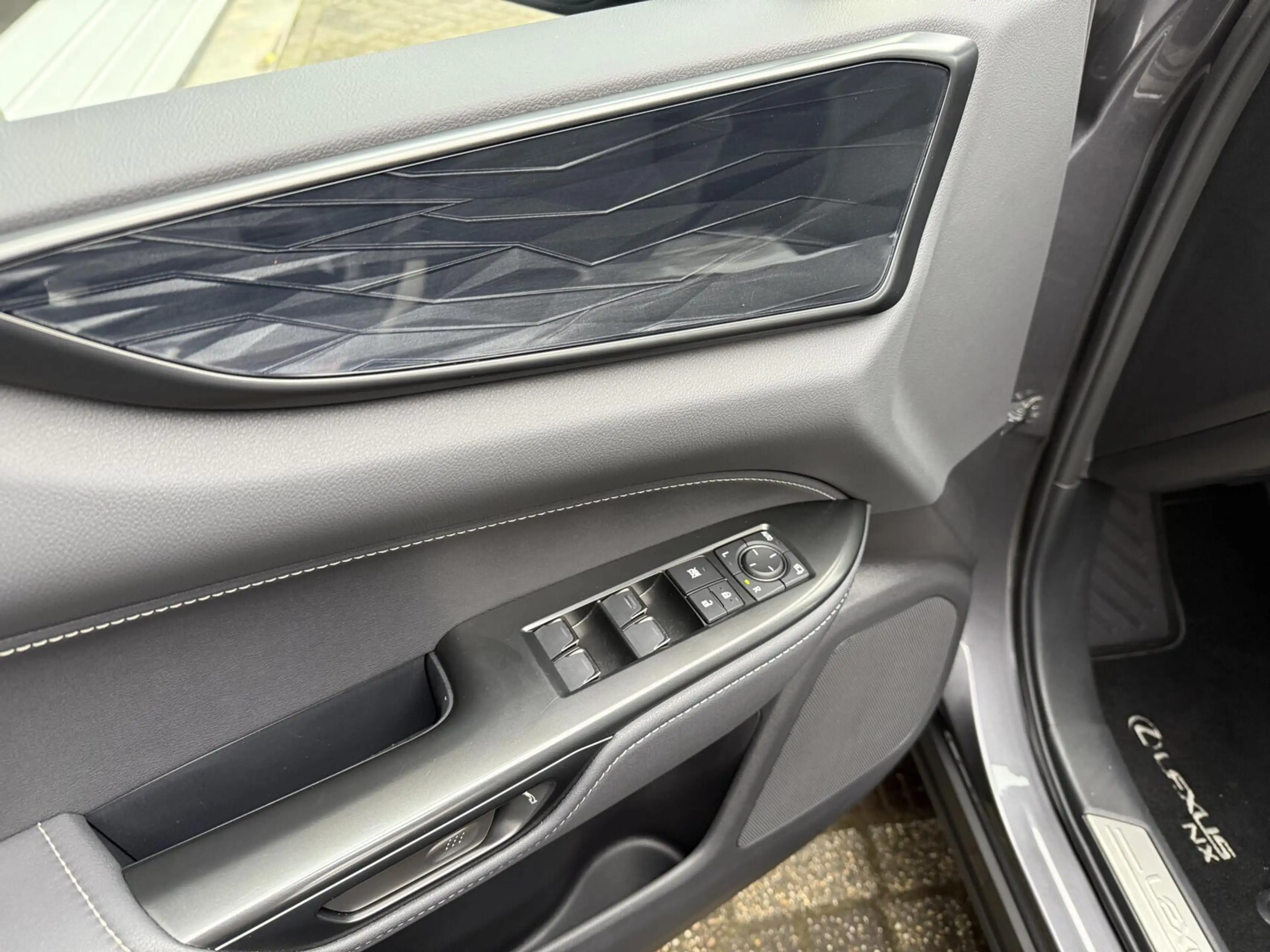 Lexus NX 450h+ AWD Luxury Line TREKHAAK — photo 12