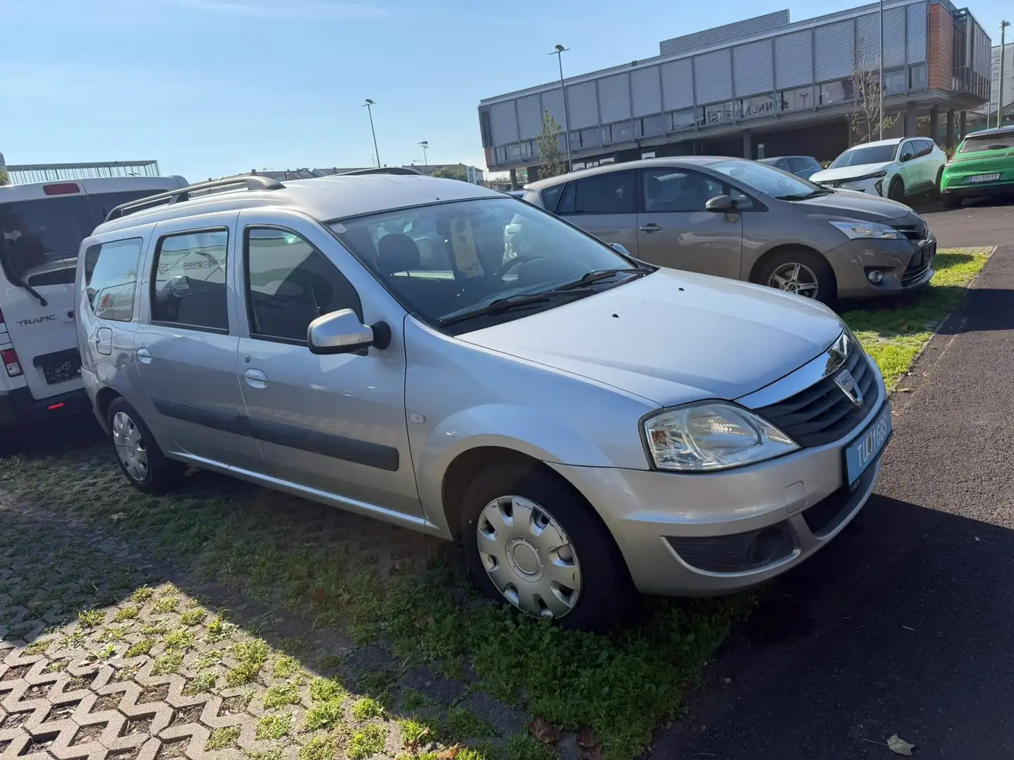 Dacia Logan MCV Lauréate 1,6 MPI - 2