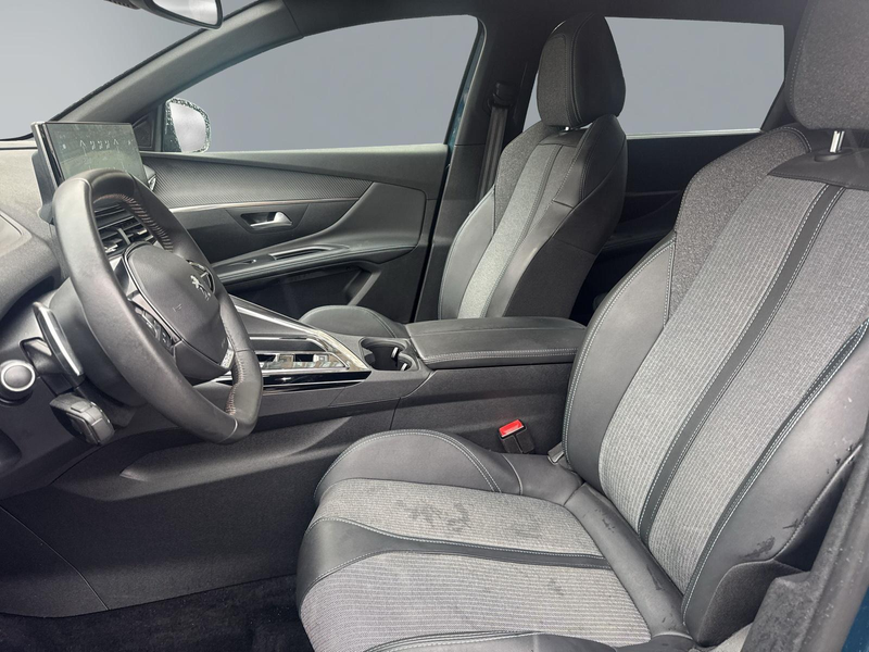 Peugeot 5008 1.5 Blue-HDI FAP Allure Pack AT 7-Si+Navi+R-Kam+ — photo 11
