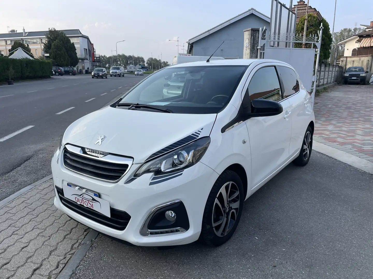 Peugeot 108 5p 1.0 vti Collection / OFFERTA NON VINCOLATA Blanc - 1