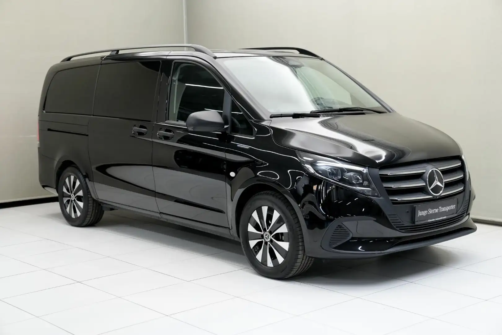 Mercedes-Benz Vito e 129 Tourer PRO Lang SpurH ACC KlimaA SpurW Schwarz - 2