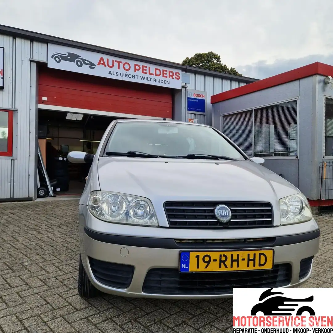 Fiat Punto 1.4-16V Dynamic Grijs - 1