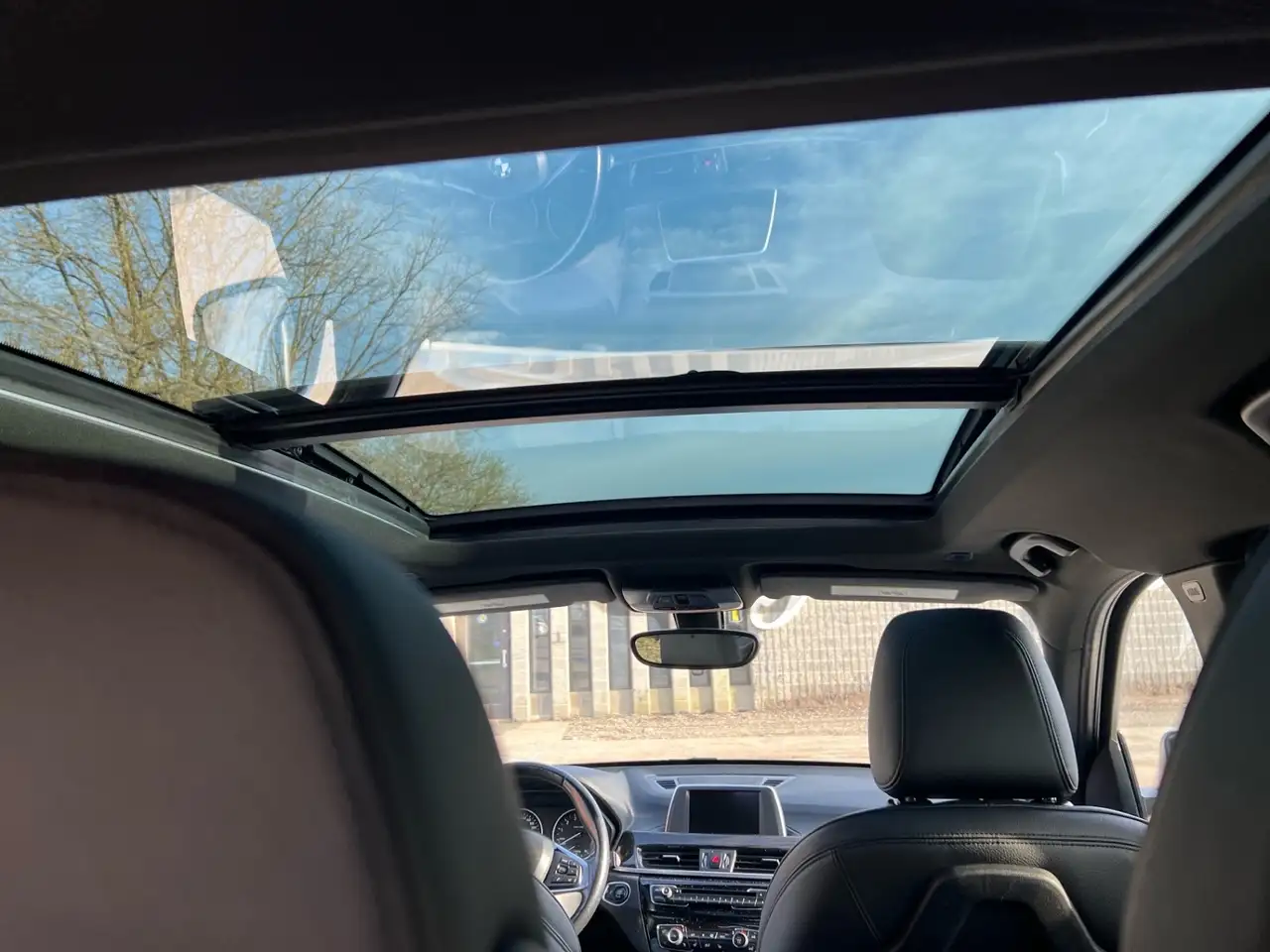 BMW X1 снимка BMW X1