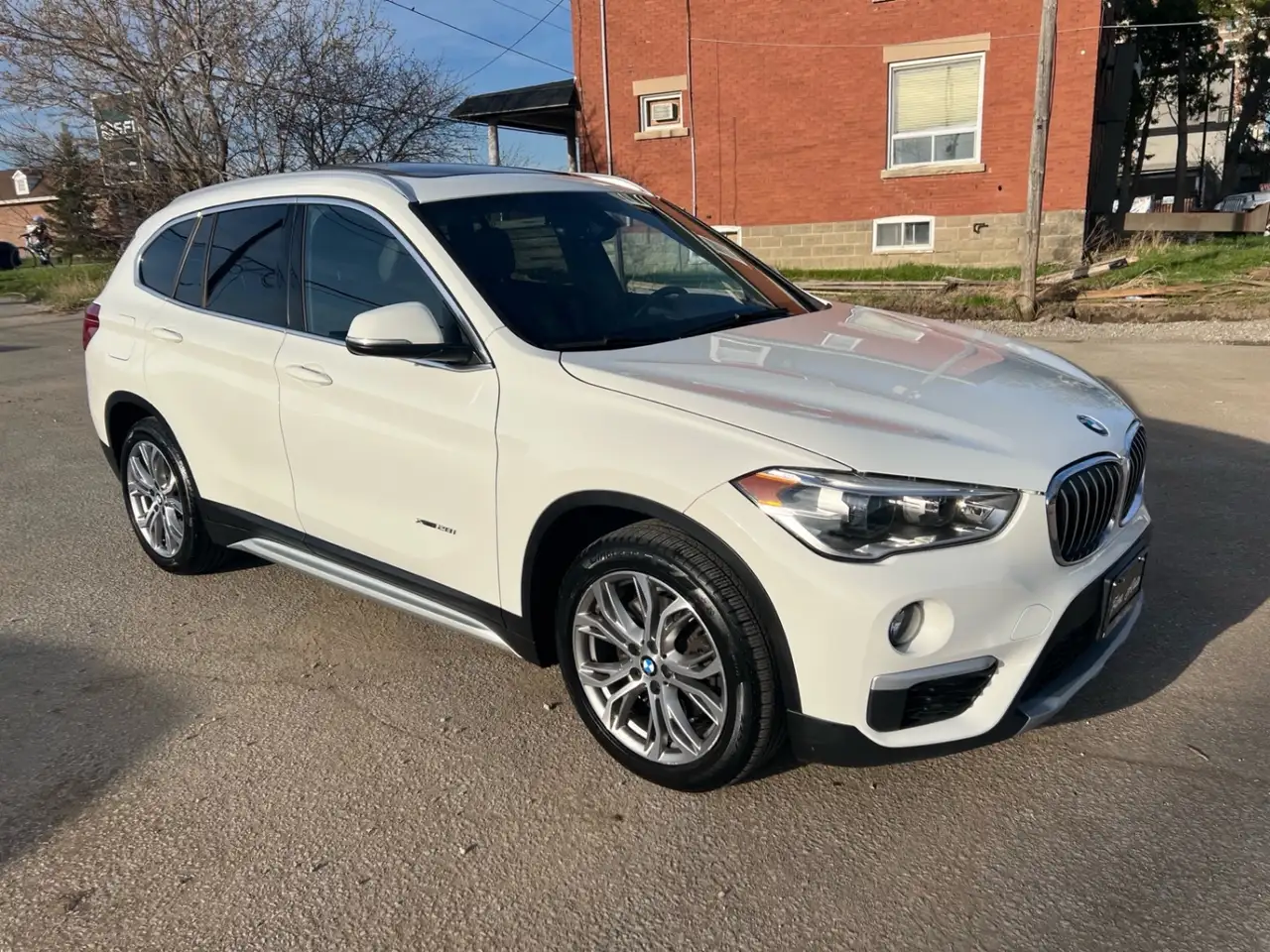 BMW X1 снимка BMW X1