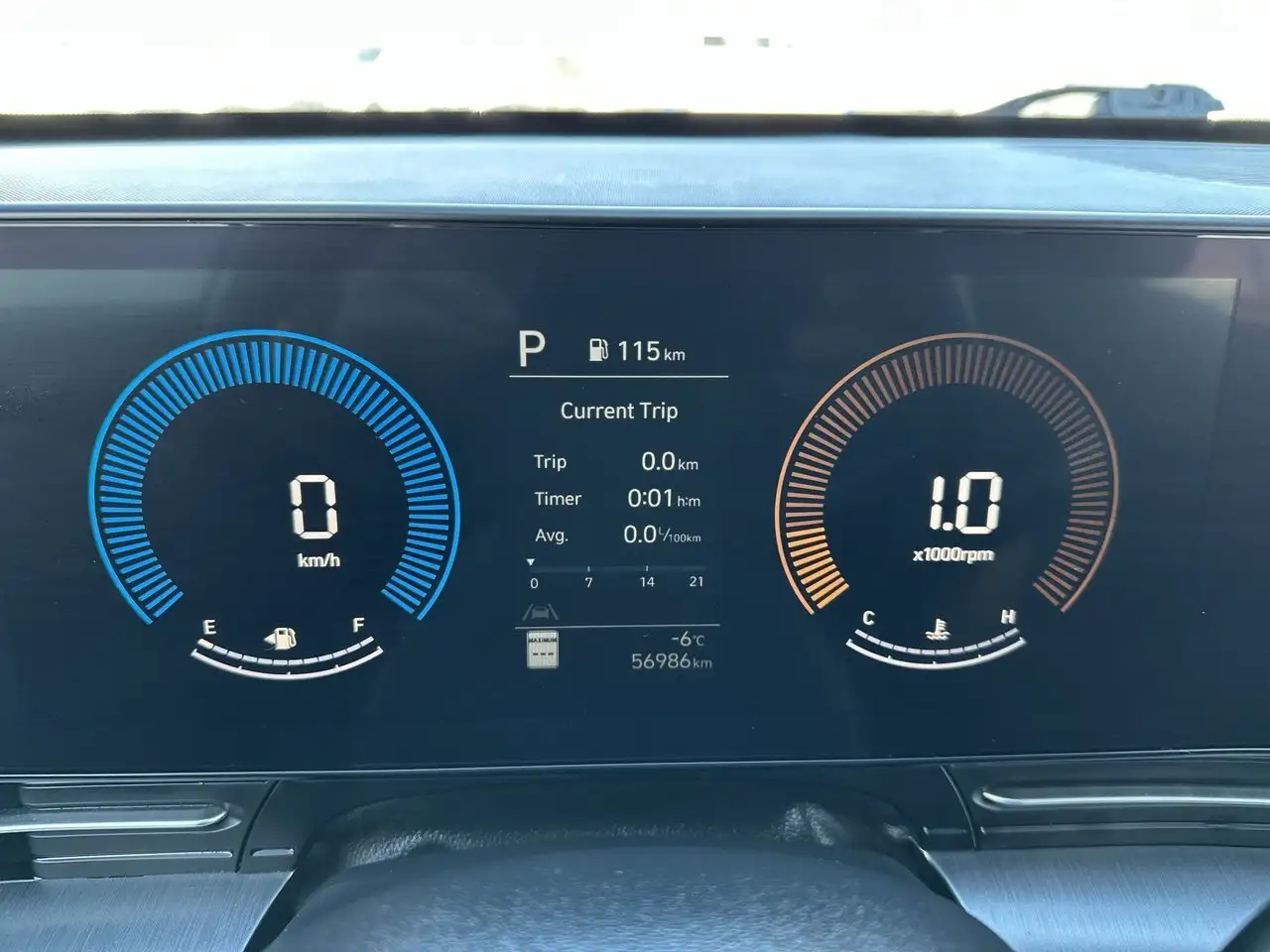 Hyundai KONA снимка Hyundai KONA