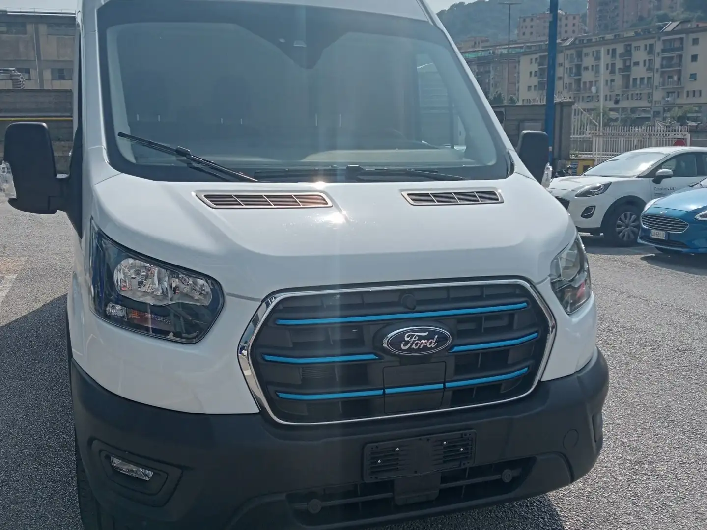 Ford E-TRANSIT VAN - NUOVO ! Bianco - 2