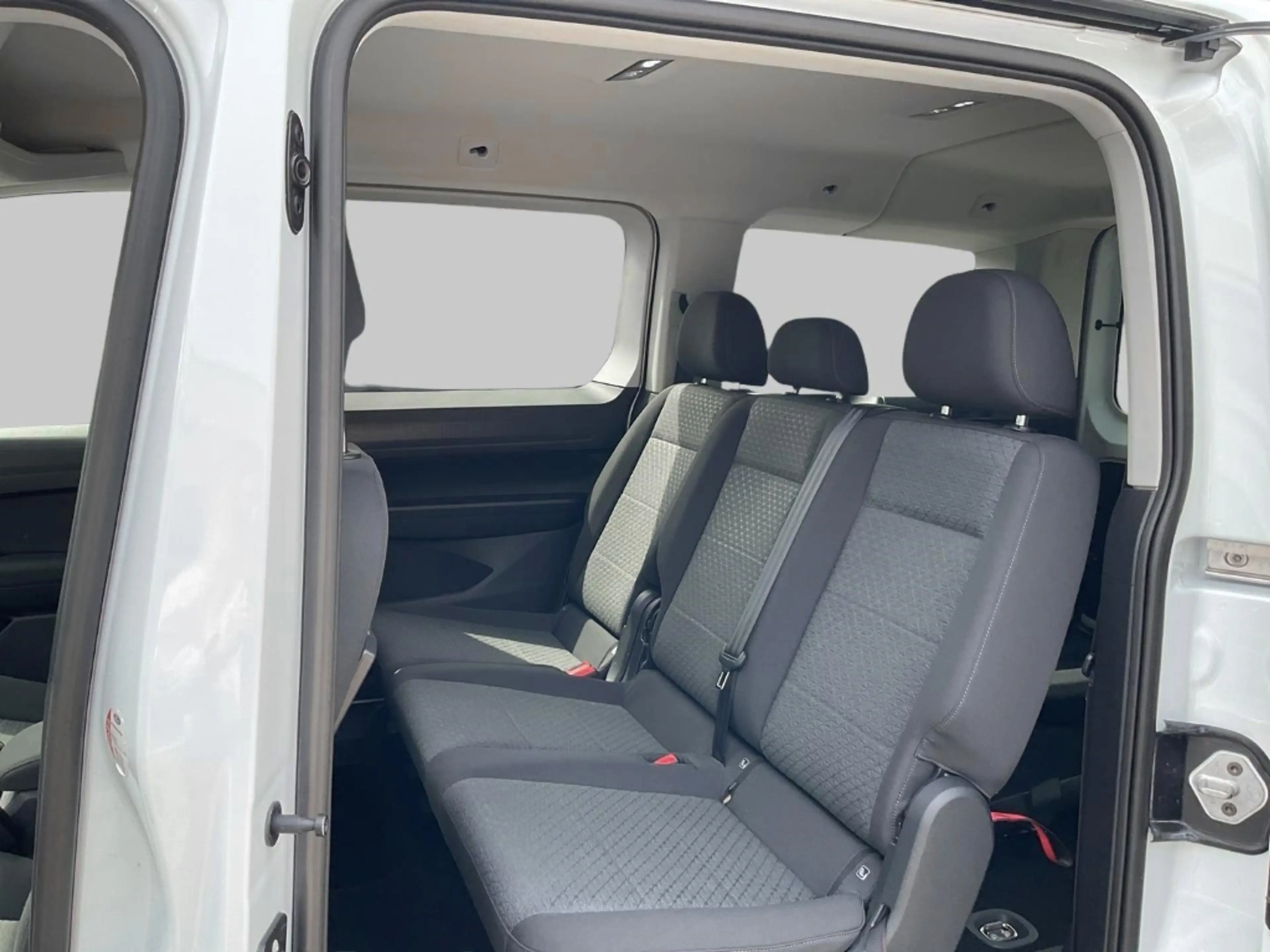 Ford Grand Tourneo 2.0 Aut Titanium AHK Navi DAB SHZ RFK — photo 8
