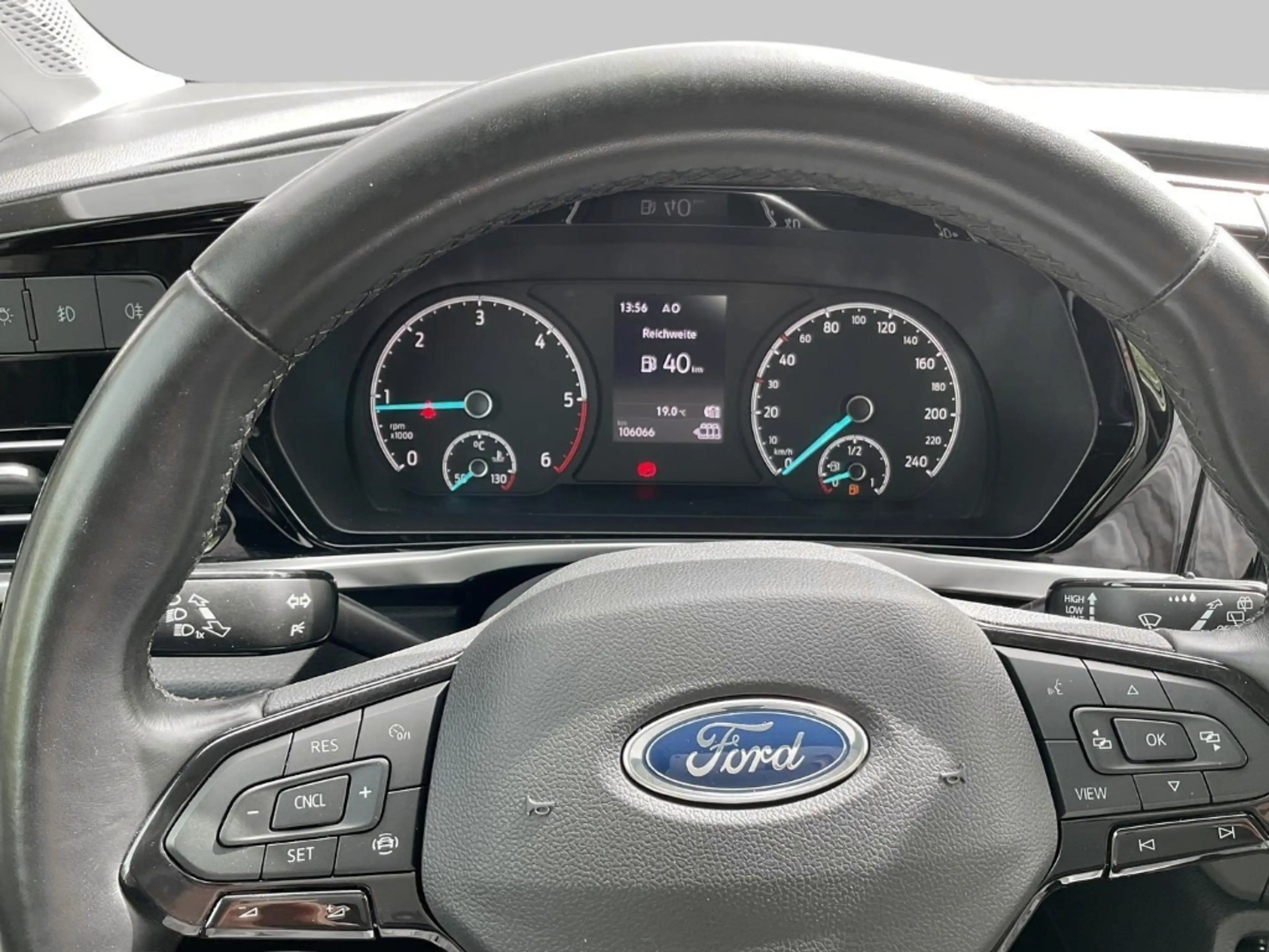 Ford Grand Tourneo 2.0 Aut Titanium AHK Navi DAB SHZ RFK — photo 10