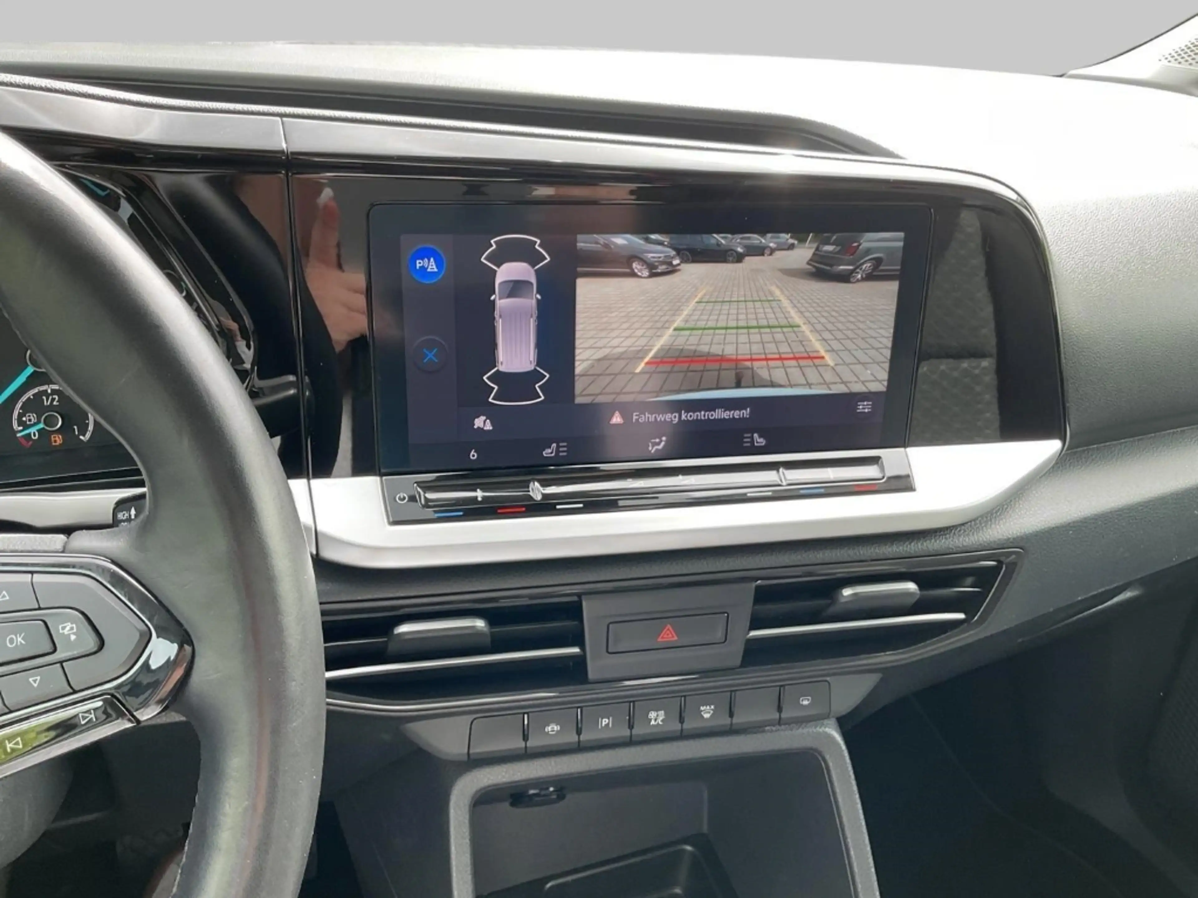 Ford Grand Tourneo 2.0 Aut Titanium AHK Navi DAB SHZ RFK — photo 11