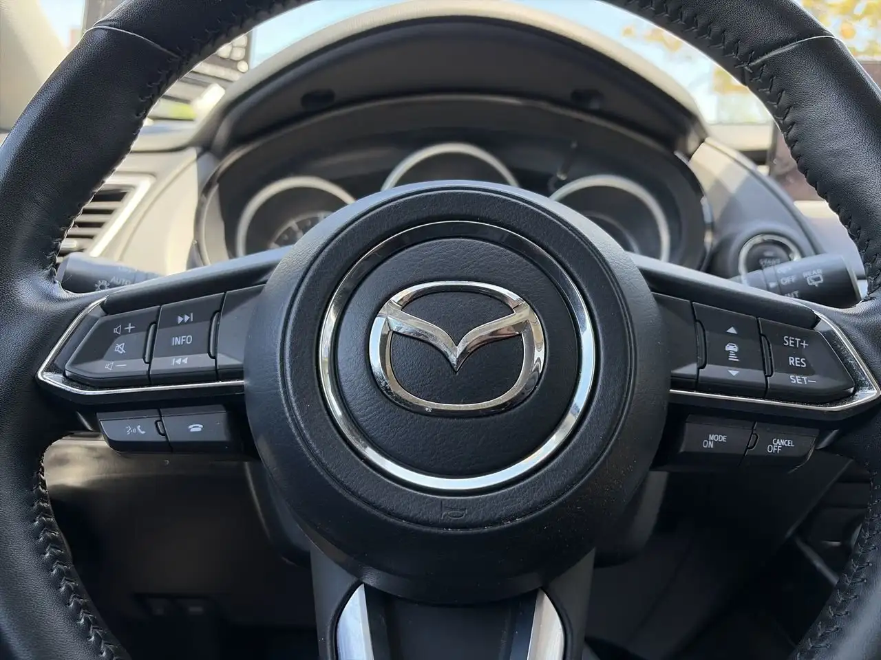 Mazda CX-9 снимка Mazda CX-9