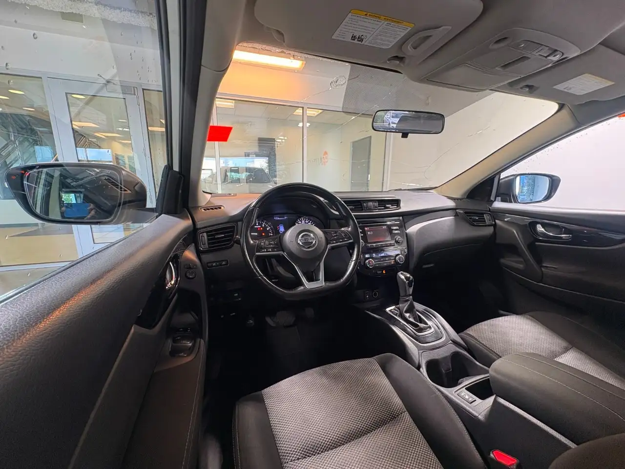 Nissan Qashqai снимка Nissan Qashqai
