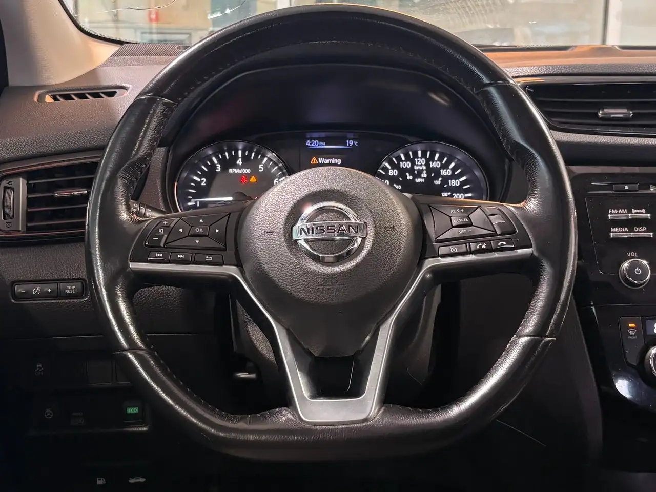 Nissan Qashqai снимка Nissan Qashqai