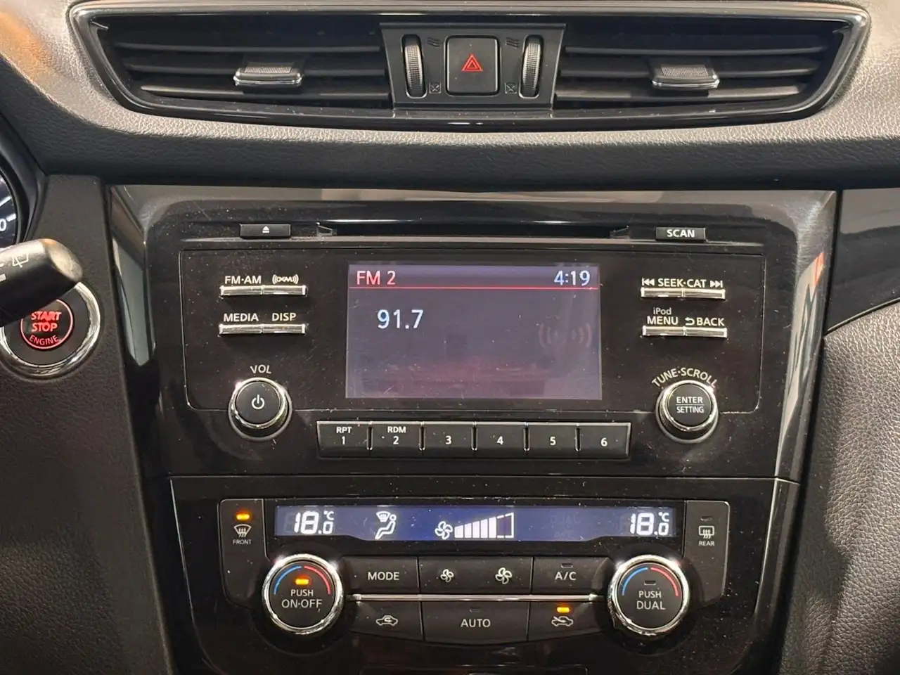 Nissan Qashqai снимка Nissan Qashqai