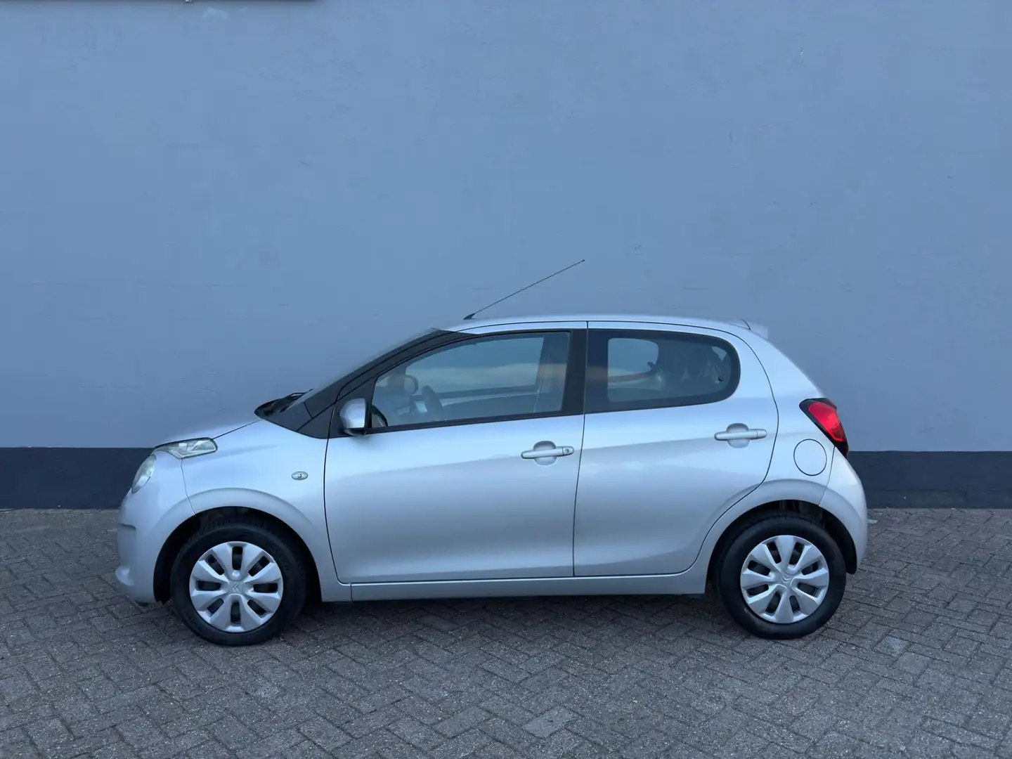Citroen C1 1.0 e-VTi Feel 5-Deurs - Airco Grijs - 2