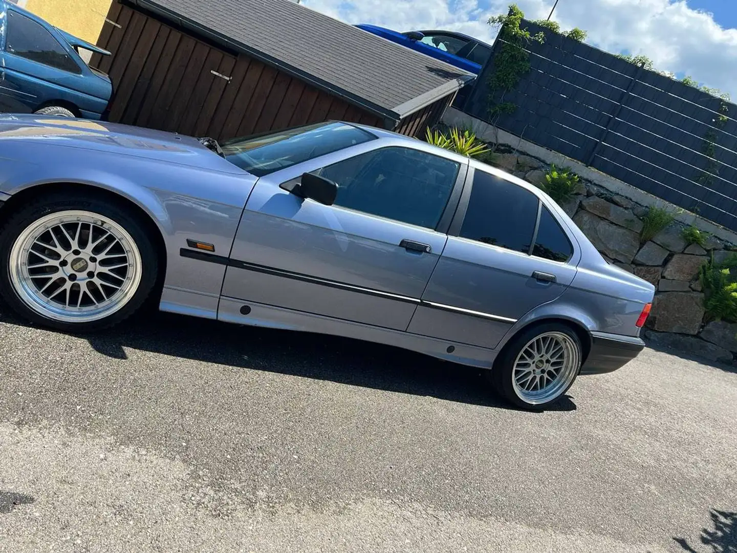 BMW 316 316i Blau - 2