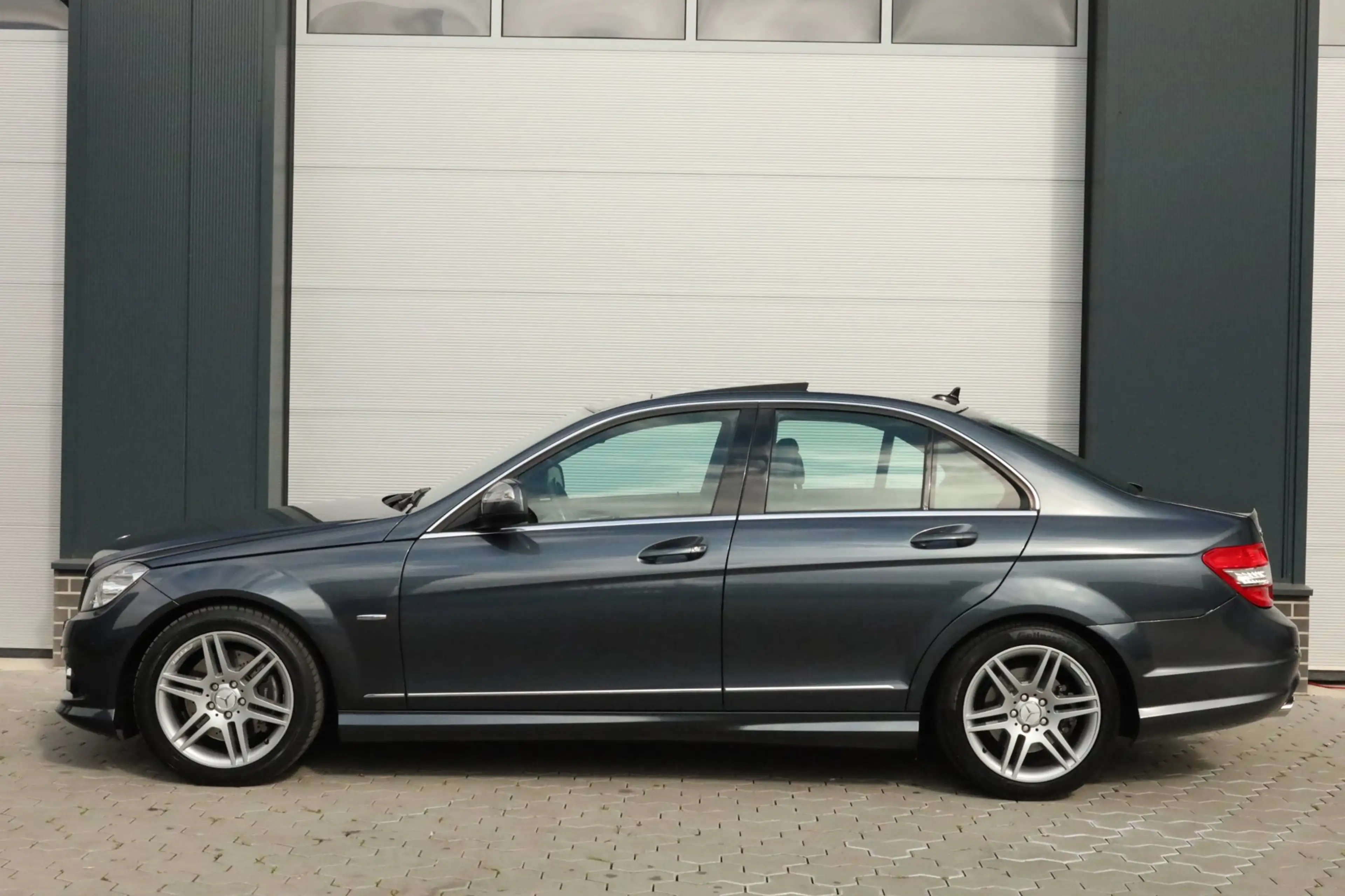Mercedes-Benz C 350 Avantgarde AMG Pano Origineel NL — photo 6