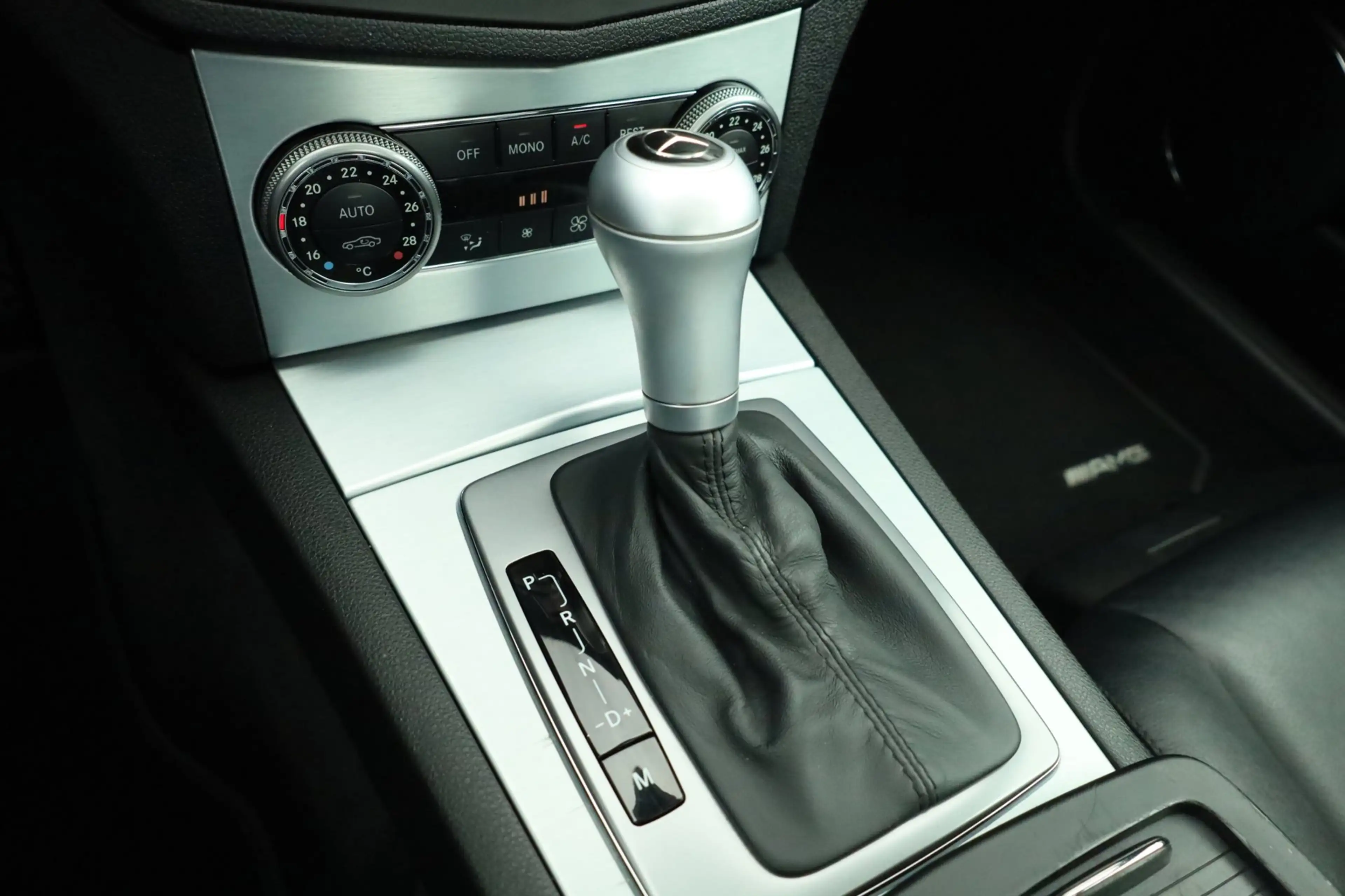 Mercedes-Benz C 350 Avantgarde AMG Pano Origineel NL — photo 15