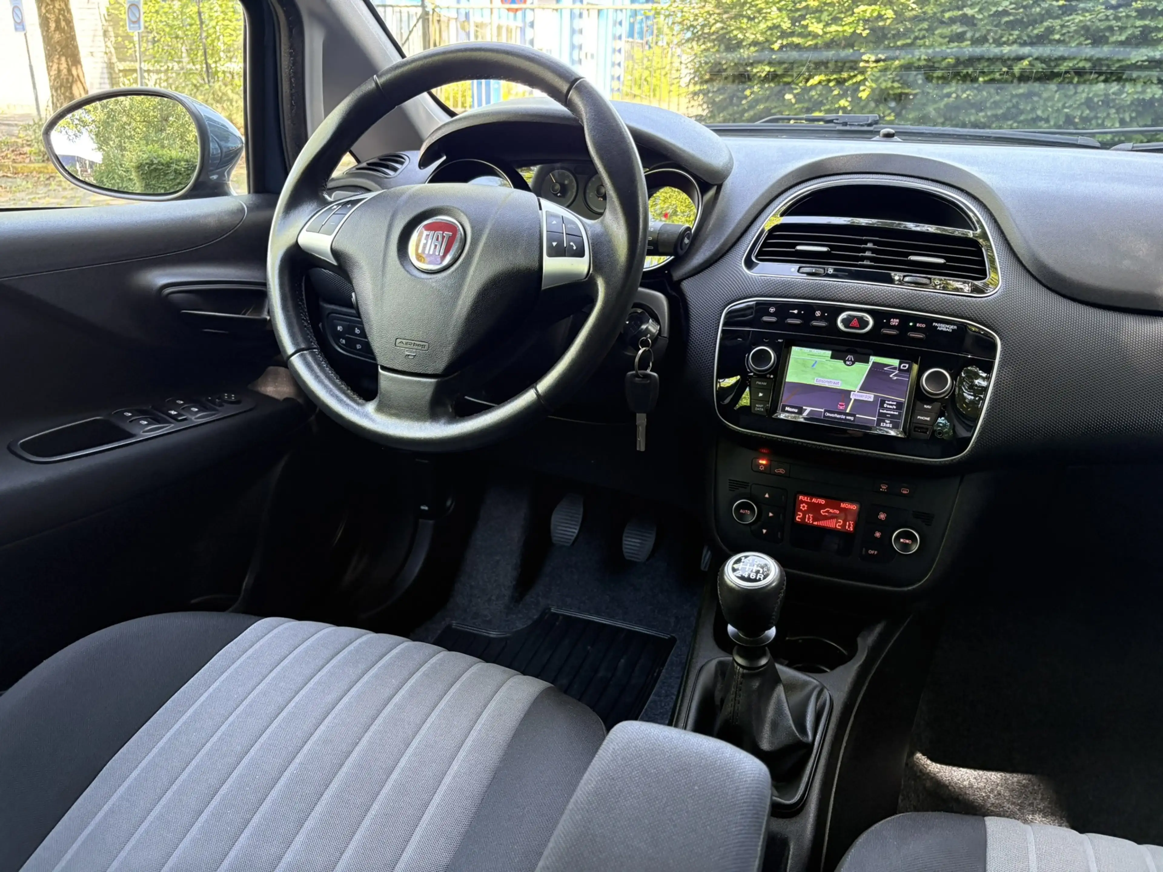 Fiat Punto Evo 0.9 TwinAir Sempre -5DRS.-CLIMA-CRUISECONTROL-NAVI — photo 10