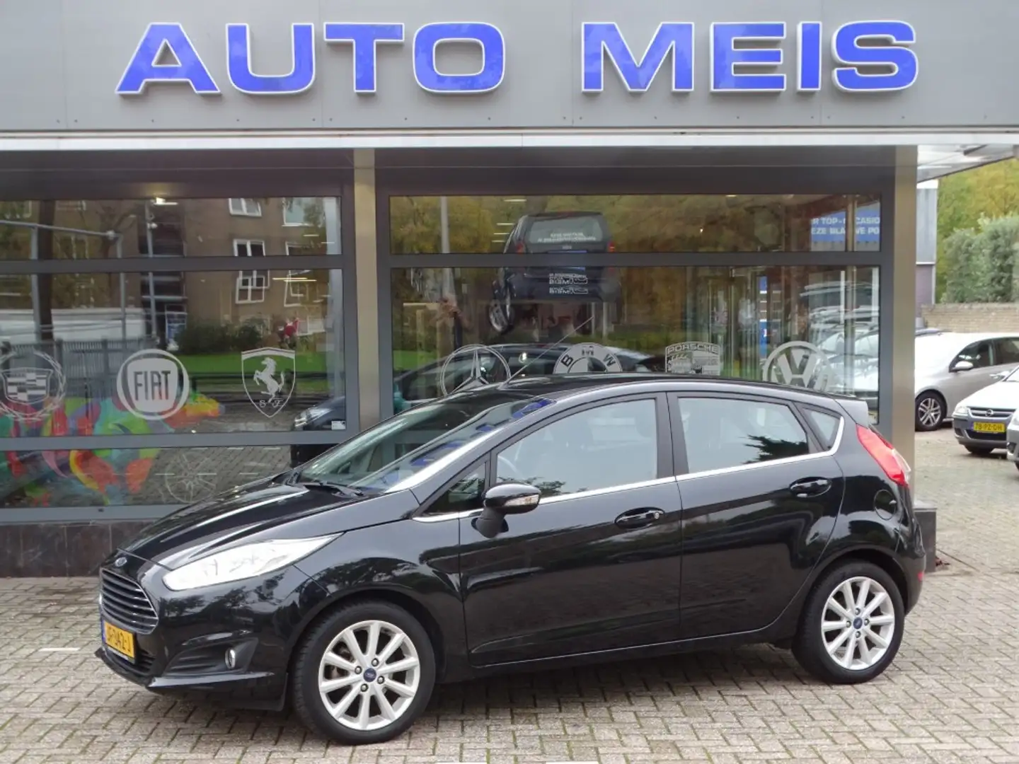Ford Fiesta 1.0 EcoBoost Titanium Airco NAP Zwart - 1