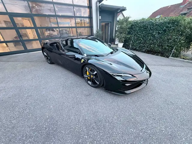 Ferrari SF90 Spider