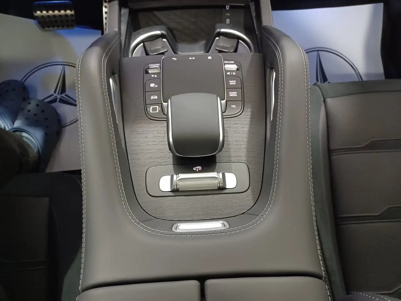 Mercedes-Benz GLE снимка Mercedes-Benz GLE
