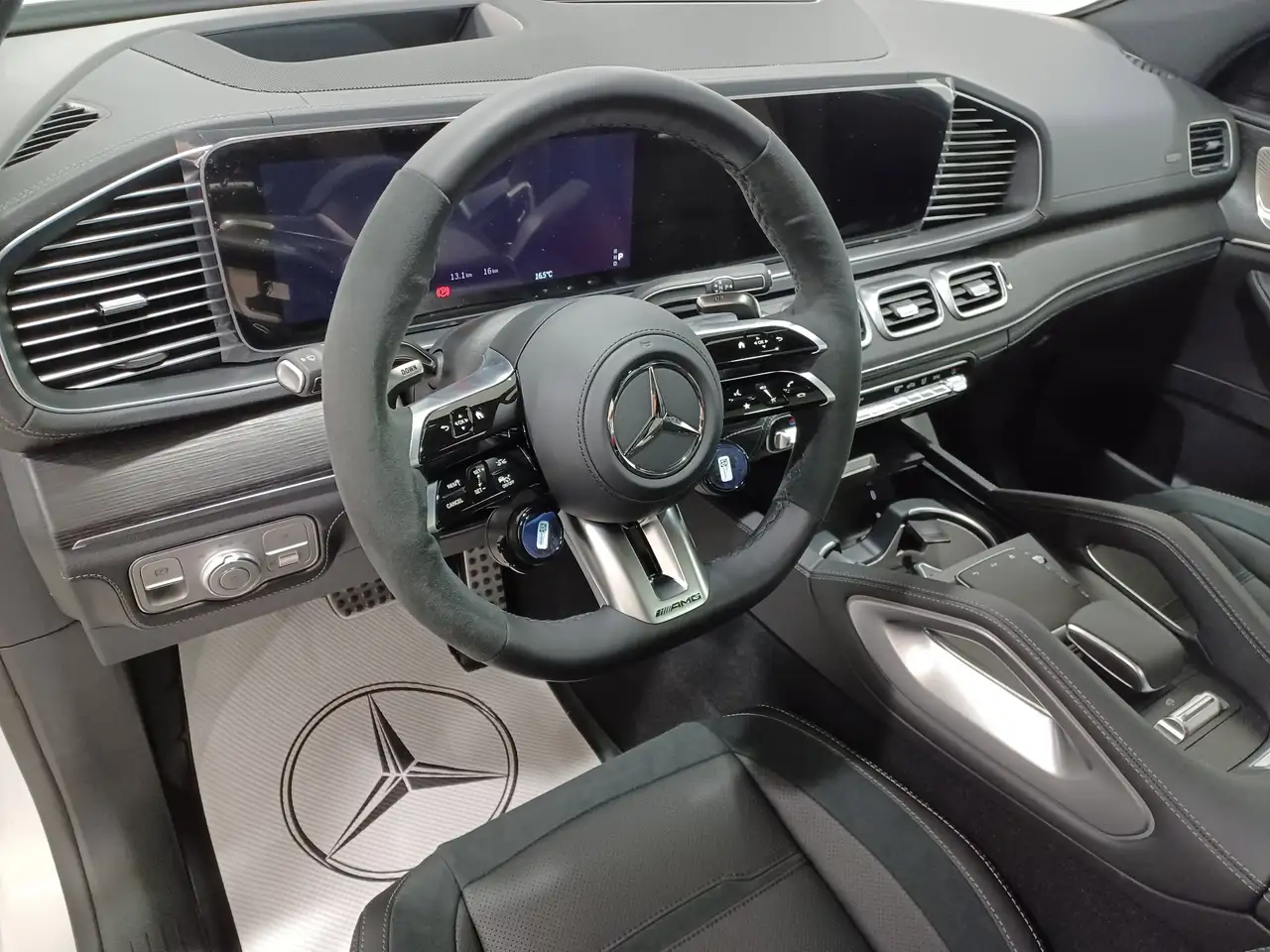 Mercedes-Benz GLE снимка Mercedes-Benz GLE