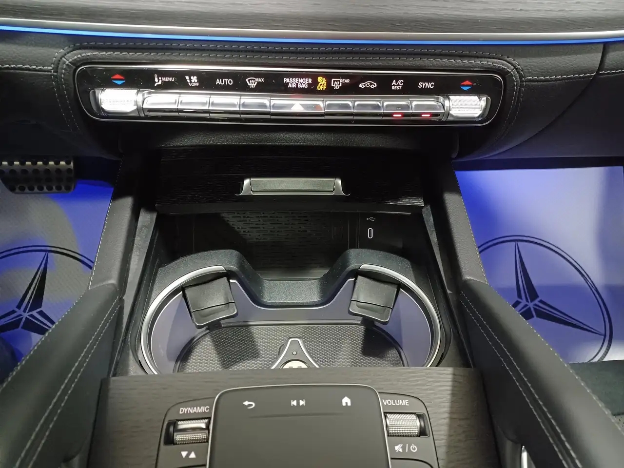 Mercedes-Benz GLE снимка Mercedes-Benz GLE