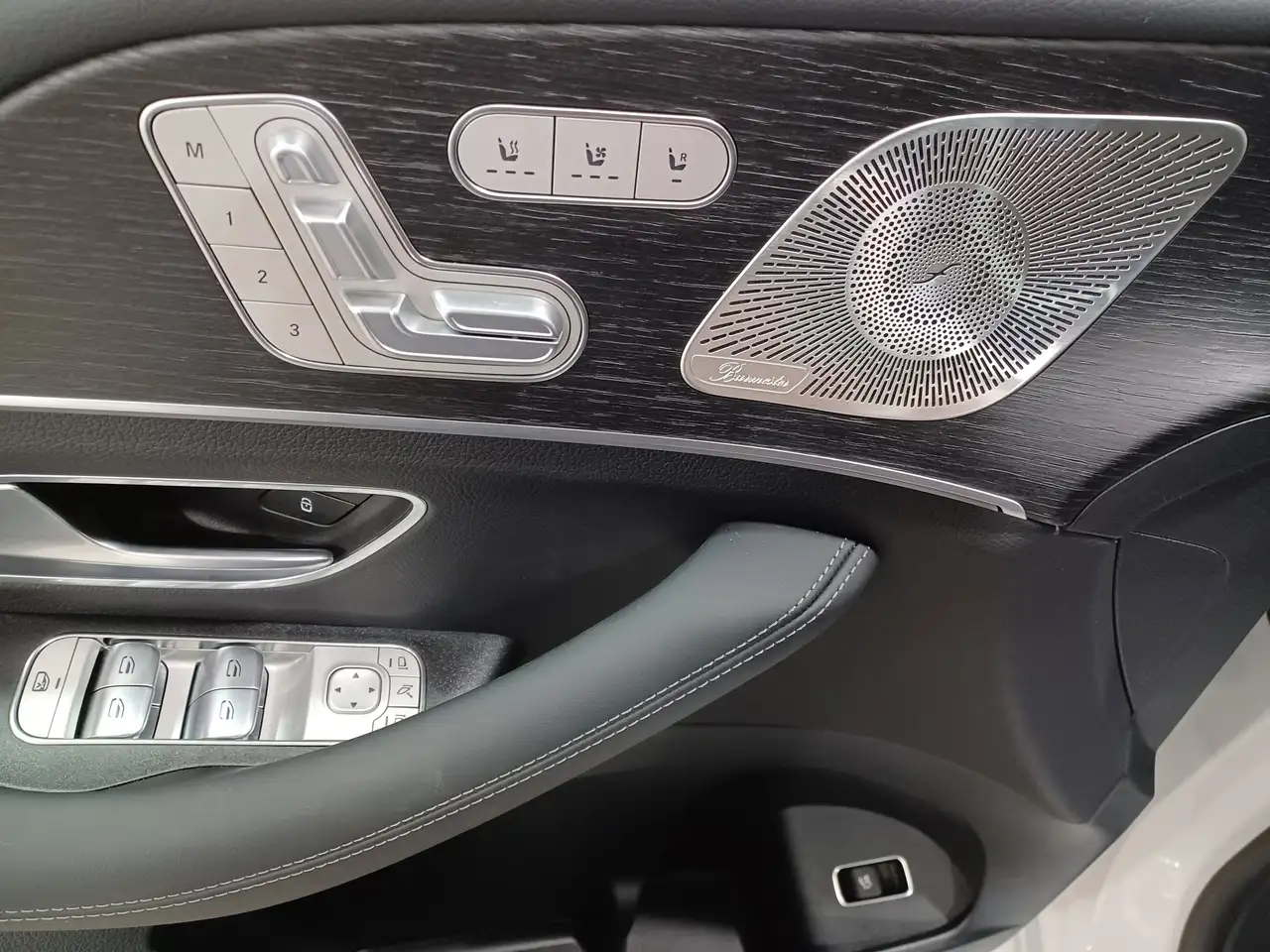 Mercedes-Benz GLE снимка Mercedes-Benz GLE