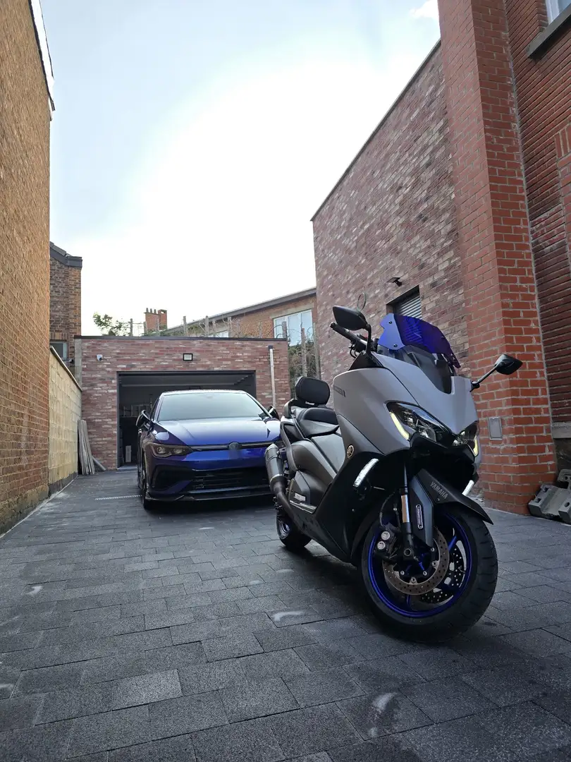 Yamaha TMAX 560 Gris - 1