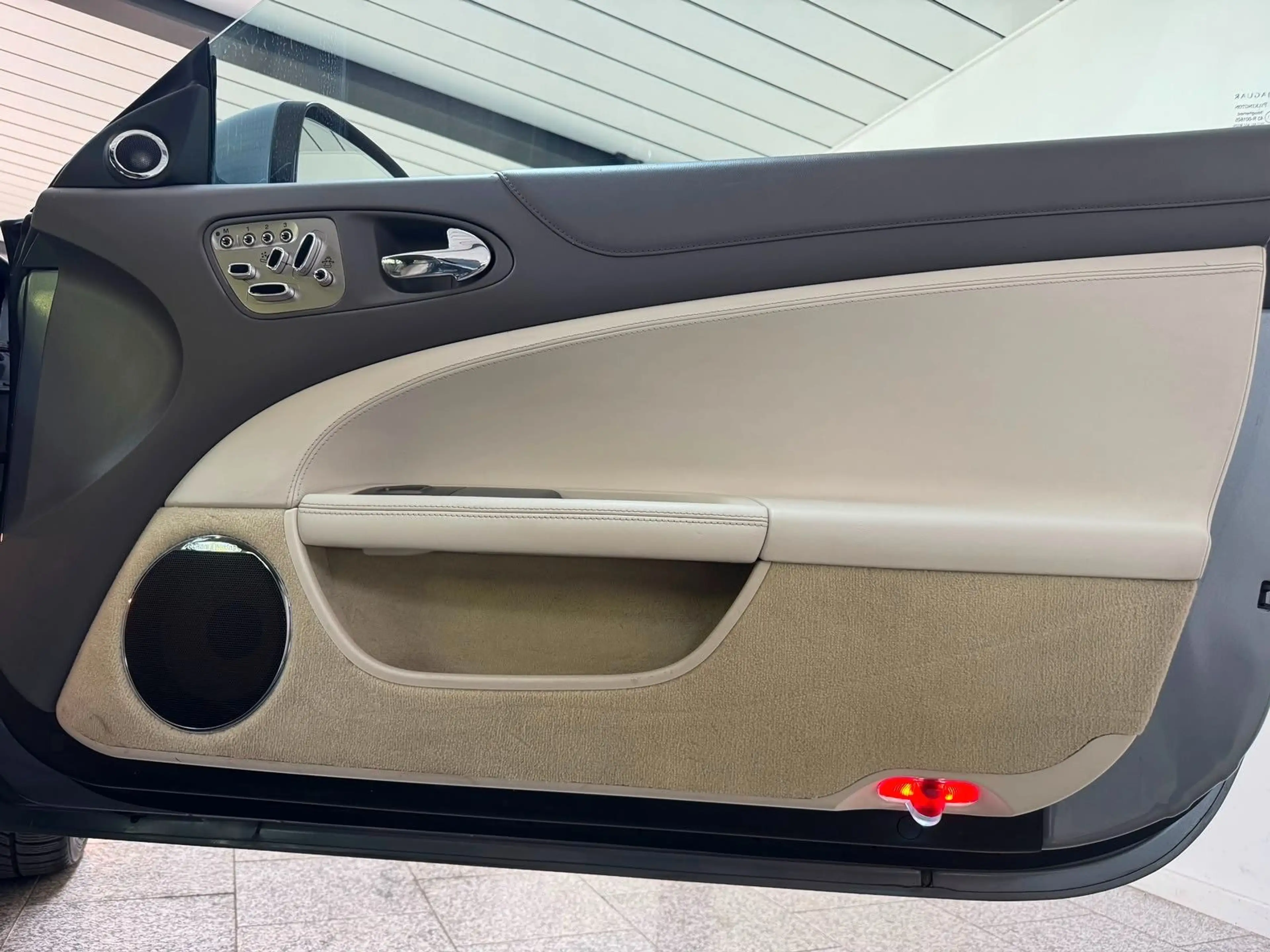 Jaguar XKR Cabrio 5,0 V8 Kompressor *Sonderlack*Memory — photo 18