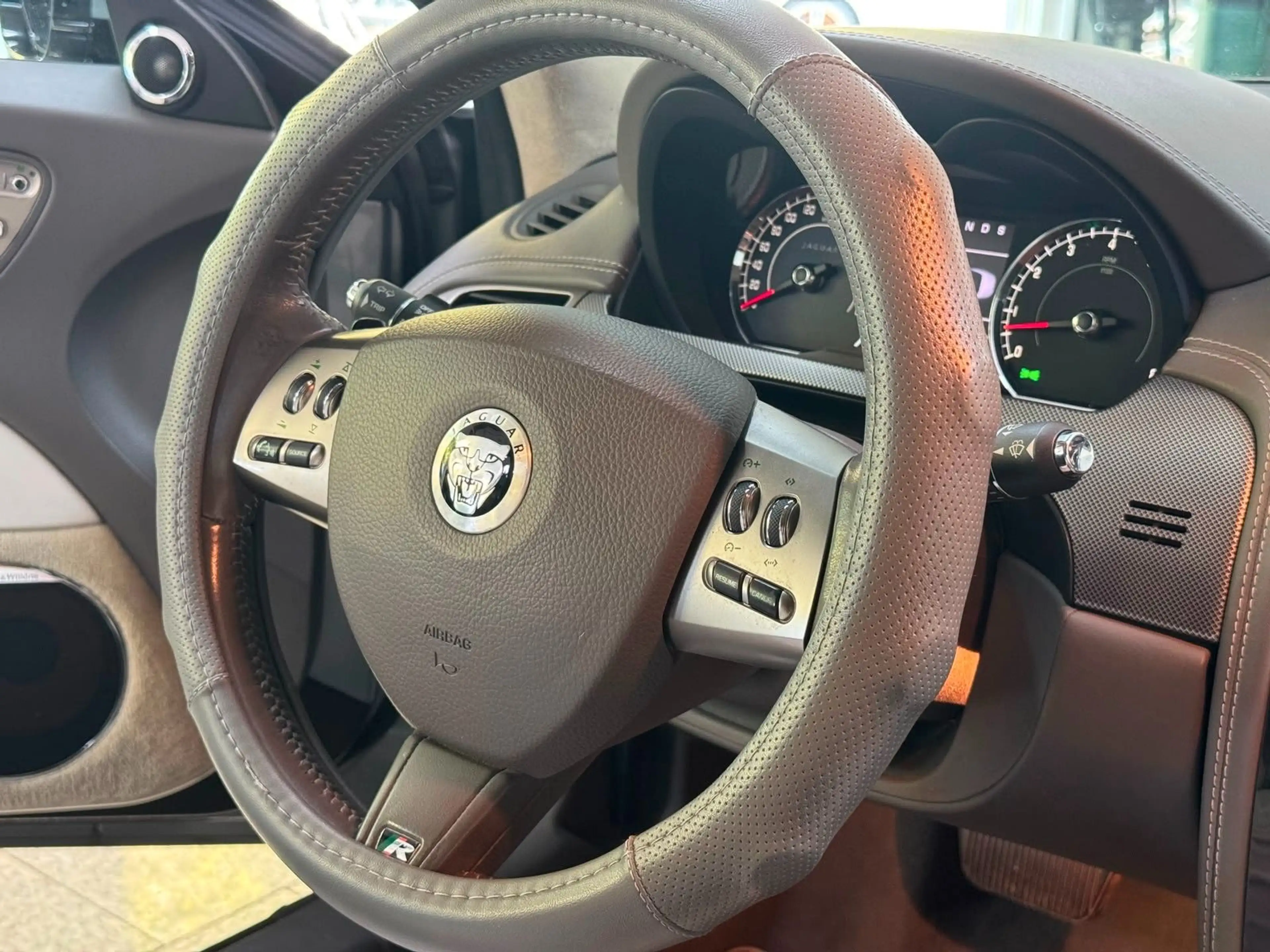 Jaguar XKR Cabrio 5,0 V8 Kompressor *Sonderlack*Memory — photo 26