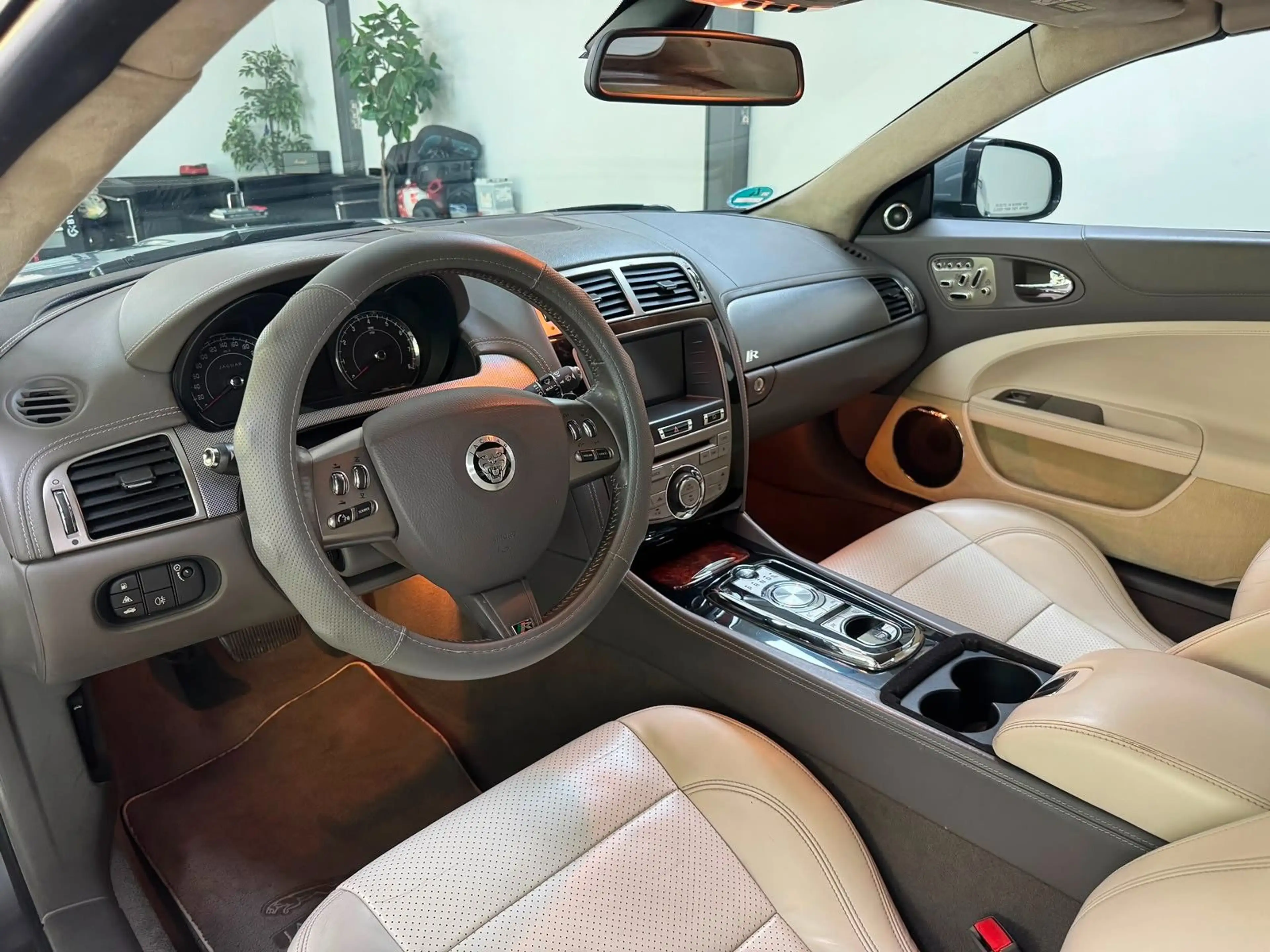 Jaguar XKR Cabrio 5,0 V8 Kompressor *Sonderlack*Memory — photo 14