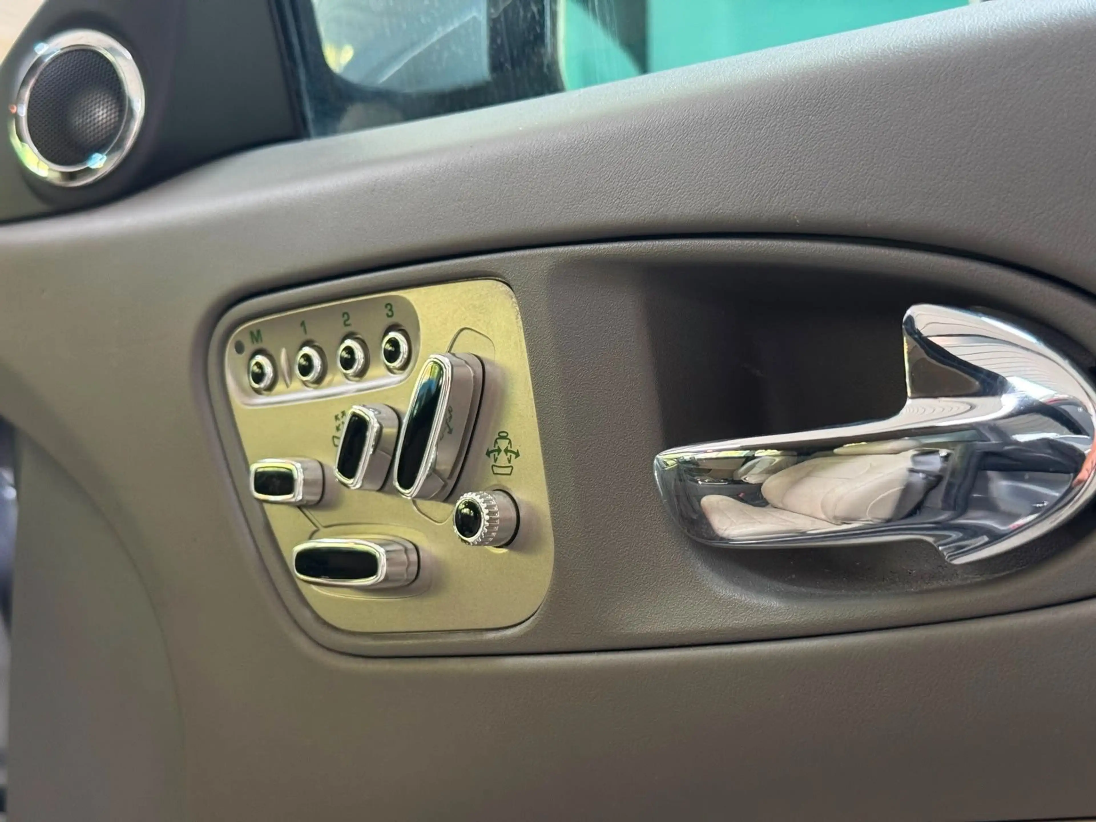 Jaguar XKR Cabrio 5,0 V8 Kompressor *Sonderlack*Memory — photo 32
