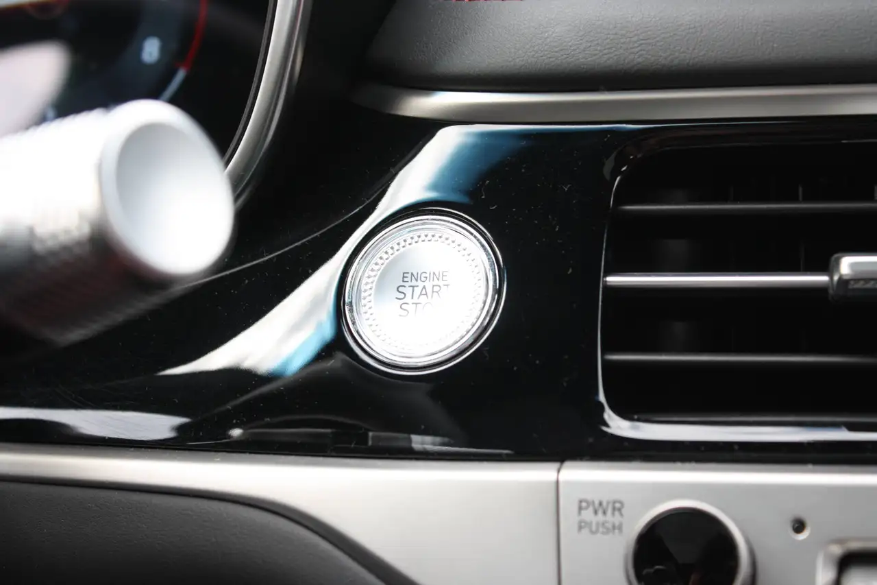 Genesis G70 снимка Genesis G70