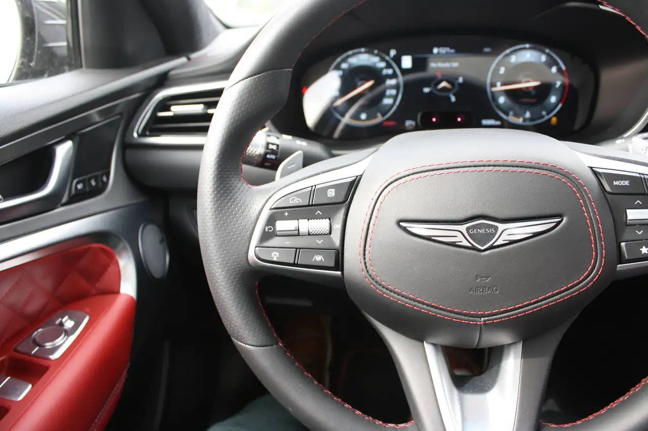 Genesis G70 снимка Genesis G70