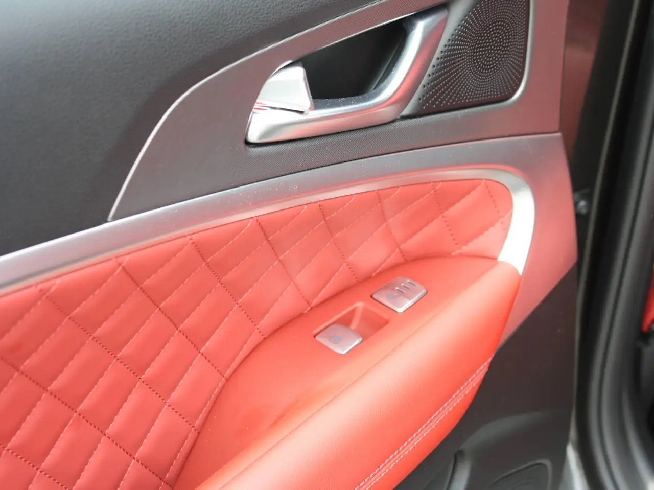 Genesis G70 снимка Genesis G70